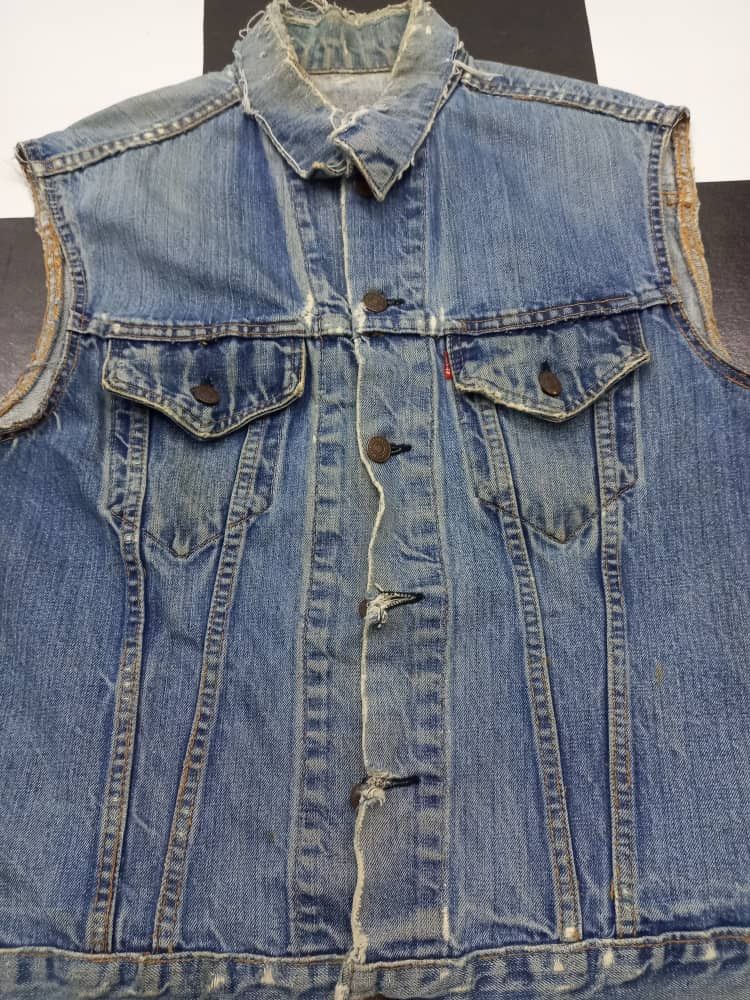 Levi's Vintage Levis Big E Vest Jacket Jeans Distressed Size US M / EU 48-50 / 2 - 3 Thumbnail