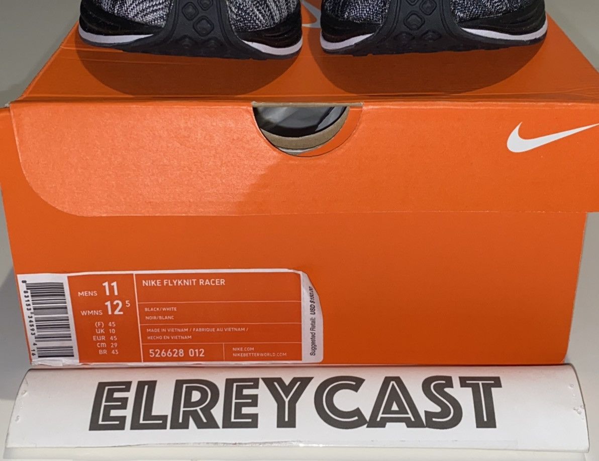 Nike Nike Flyknit Racer Oreo Size US 11 / EU 44 - 2 Thumbnail