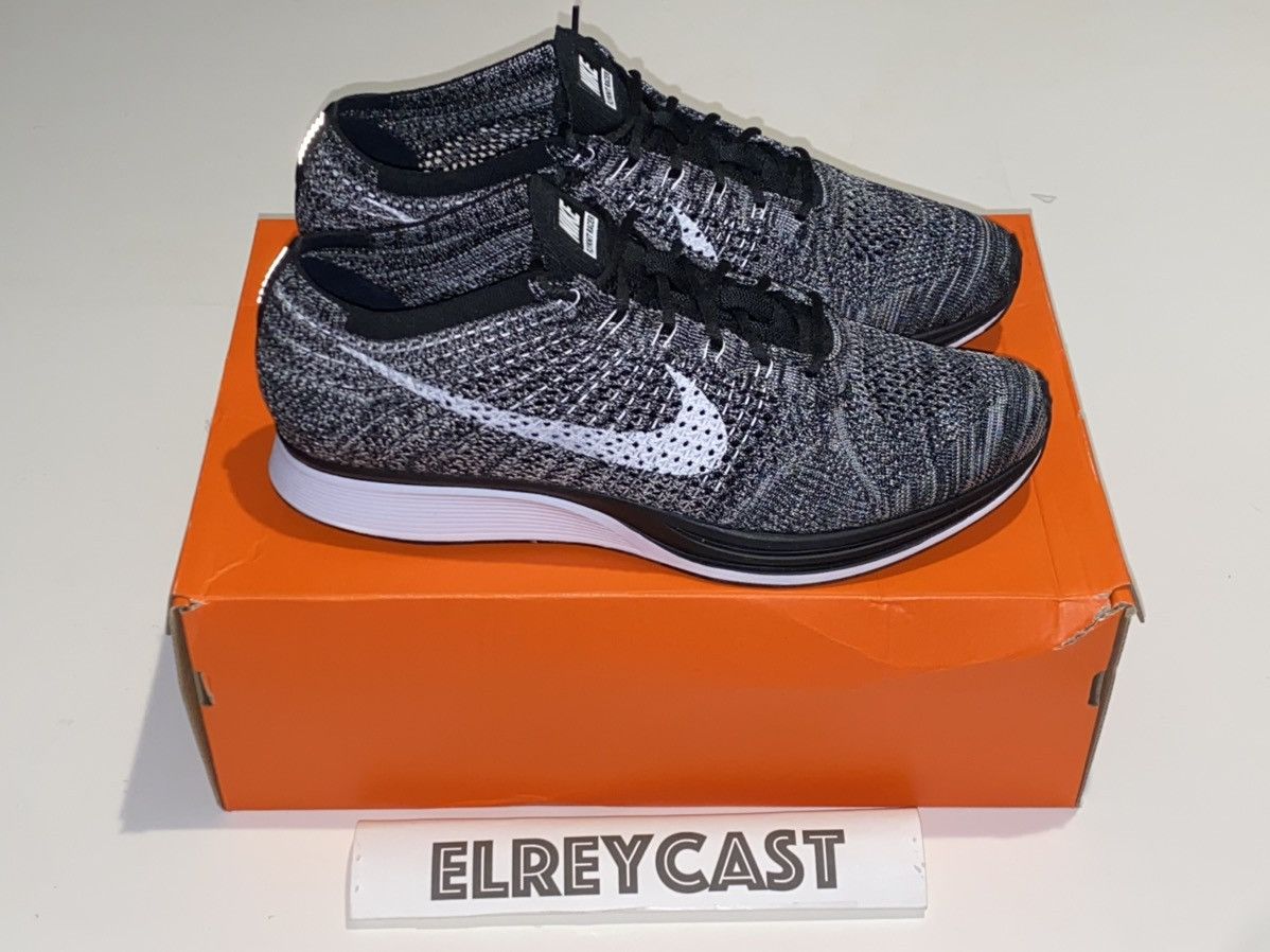Nike Nike Flyknit Racer Oreo Size US 11 / EU 44 - 4 Thumbnail
