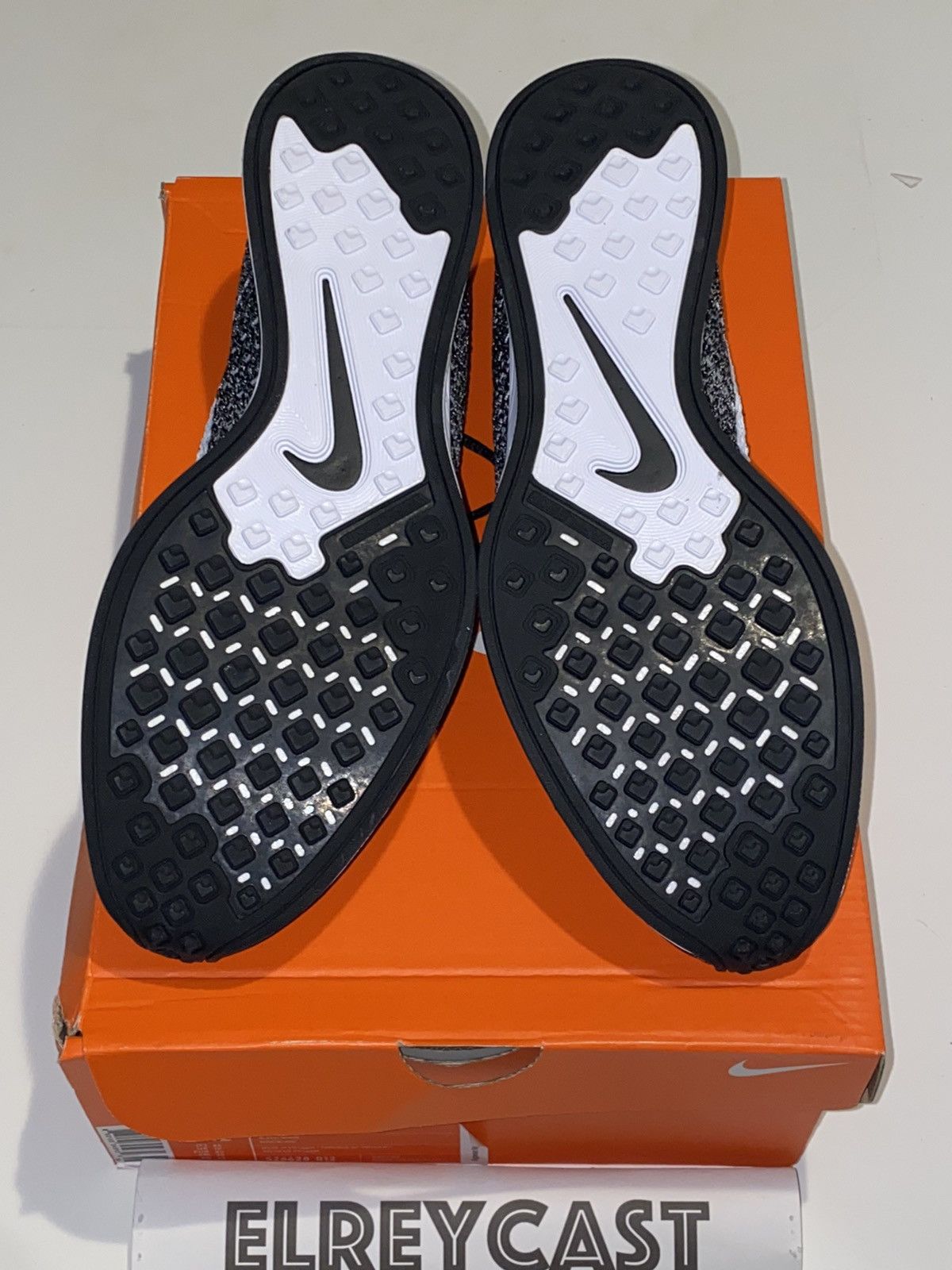 Nike Nike Flyknit Racer Oreo Size US 11 / EU 44 - 8 Thumbnail