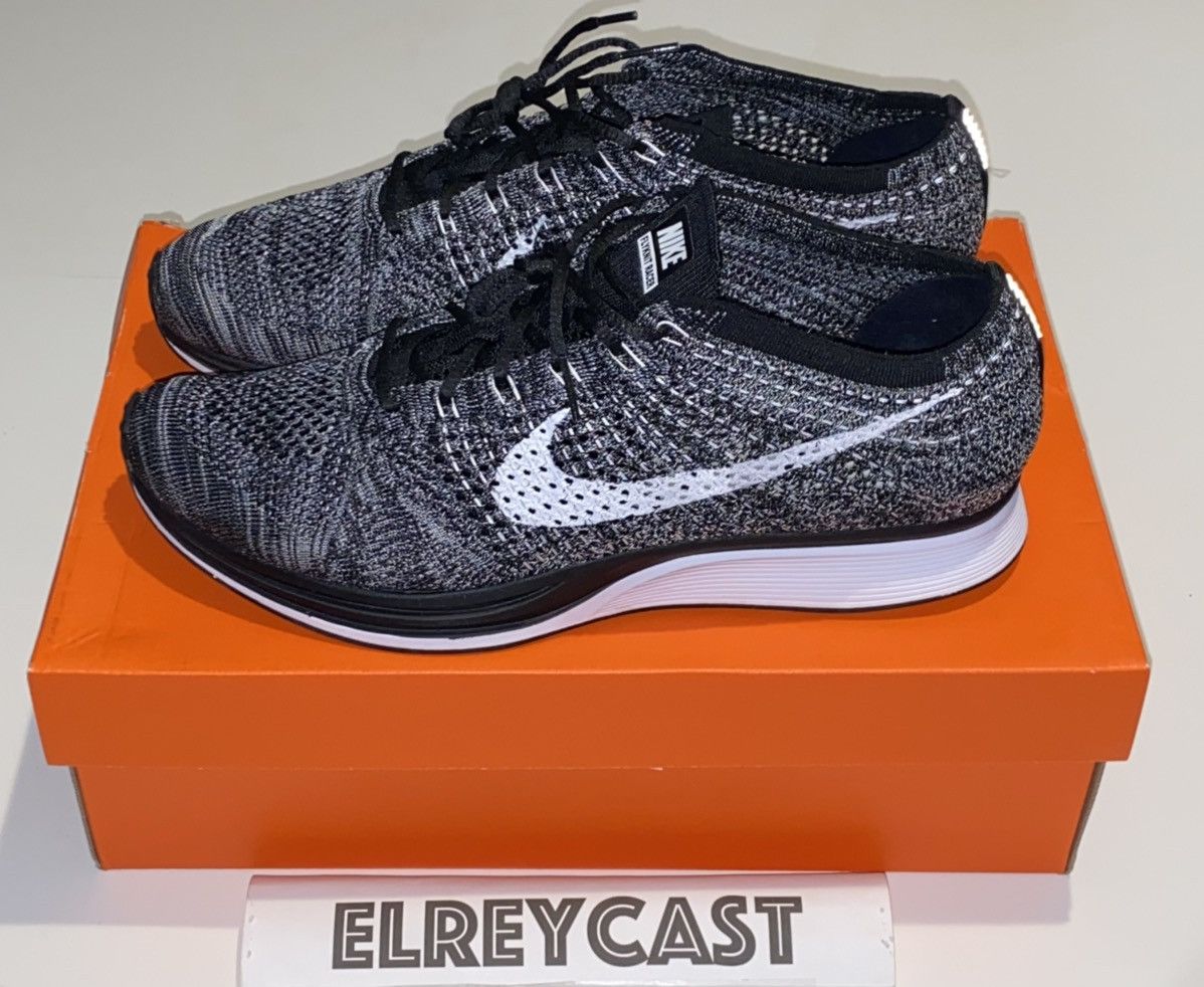 Nike Nike Flyknit Racer Oreo Size US 11 / EU 44 - 5 Thumbnail