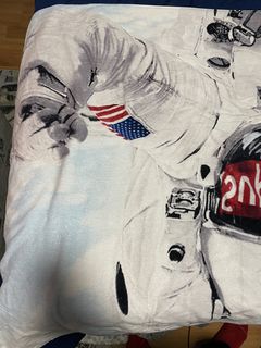 本命ギフト Supreme Astronaut Beach Towel - 小物