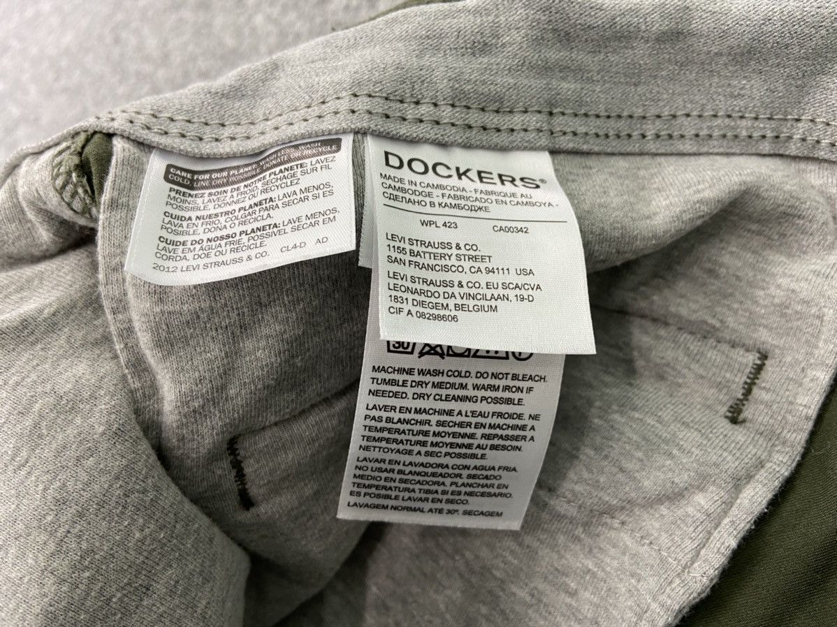 Dockers Dockers alpha khaki pants Size US 35 - 20 Thumbnail