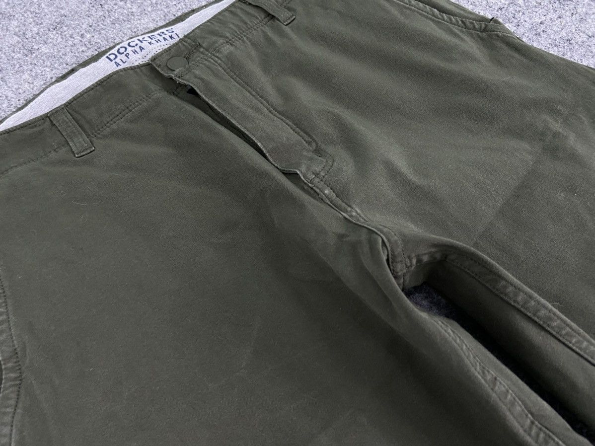 Dockers Dockers alpha khaki pants Size US 35 - 7 Thumbnail