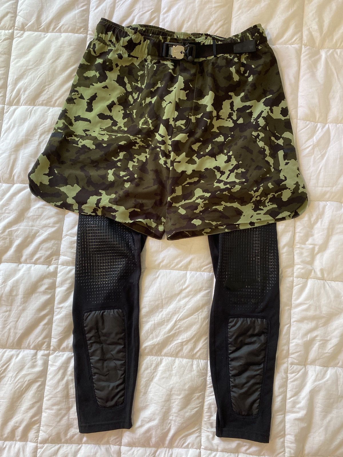Alyx × MMW × Nike 2-in-1 MMW Nike Alyx Camo shorts/leggings Size US 34 / EU 50 - 1 Thumbnail