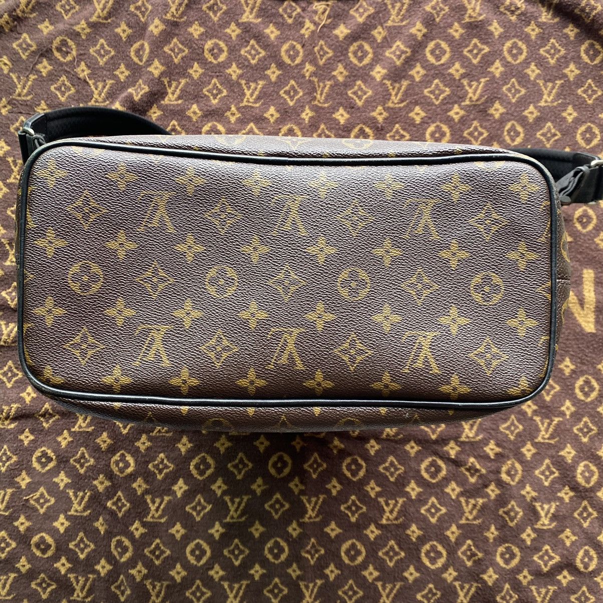 Grailed × Louis Vuitton Louis Vuitton Mocassar Monogram Palk Backpack Size ONE SIZE - 12 Thumbnail