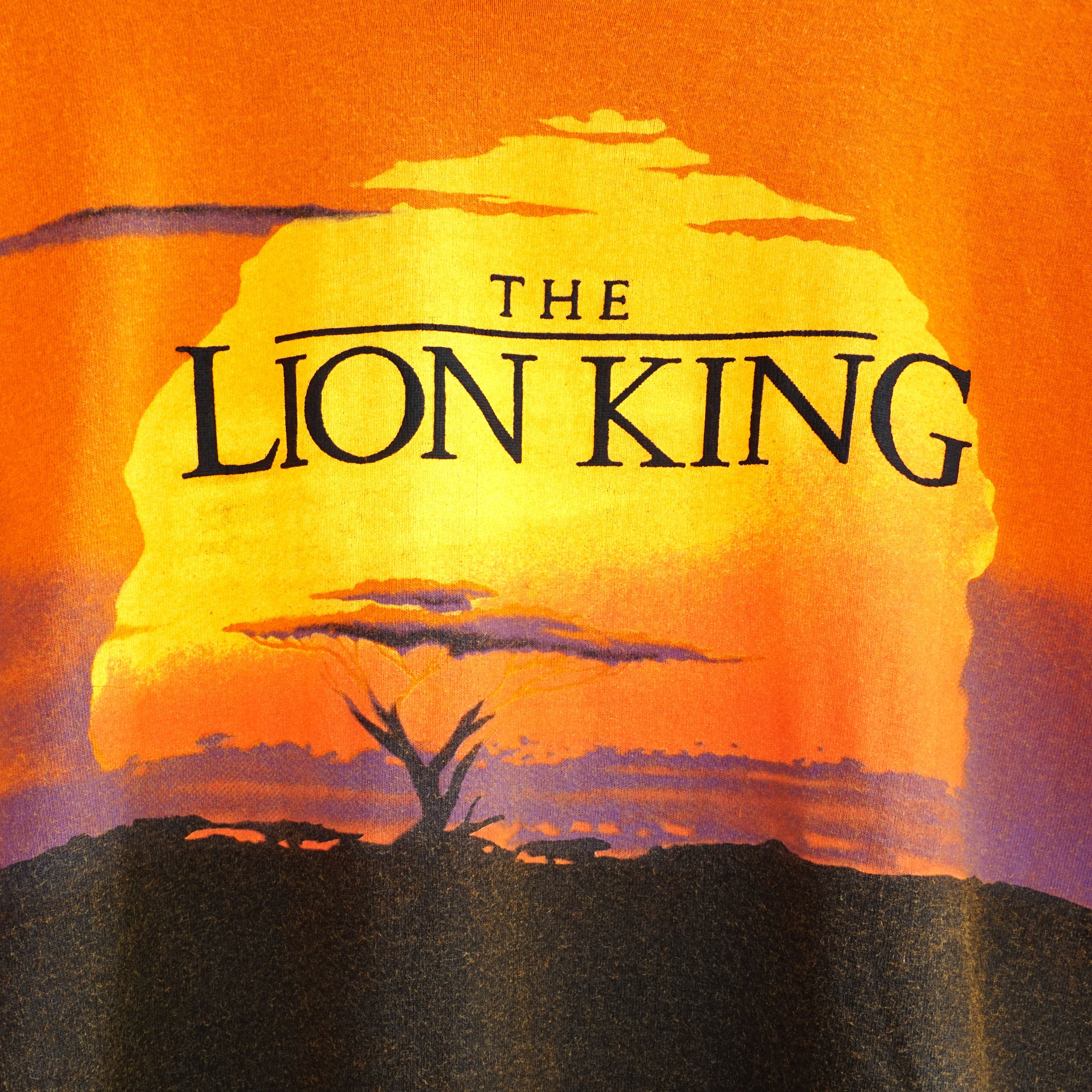 Disney VTG Disney Lion King Movie Art 90s Tee shirt Size US M / EU 48-50 / 2 - 4 Thumbnail