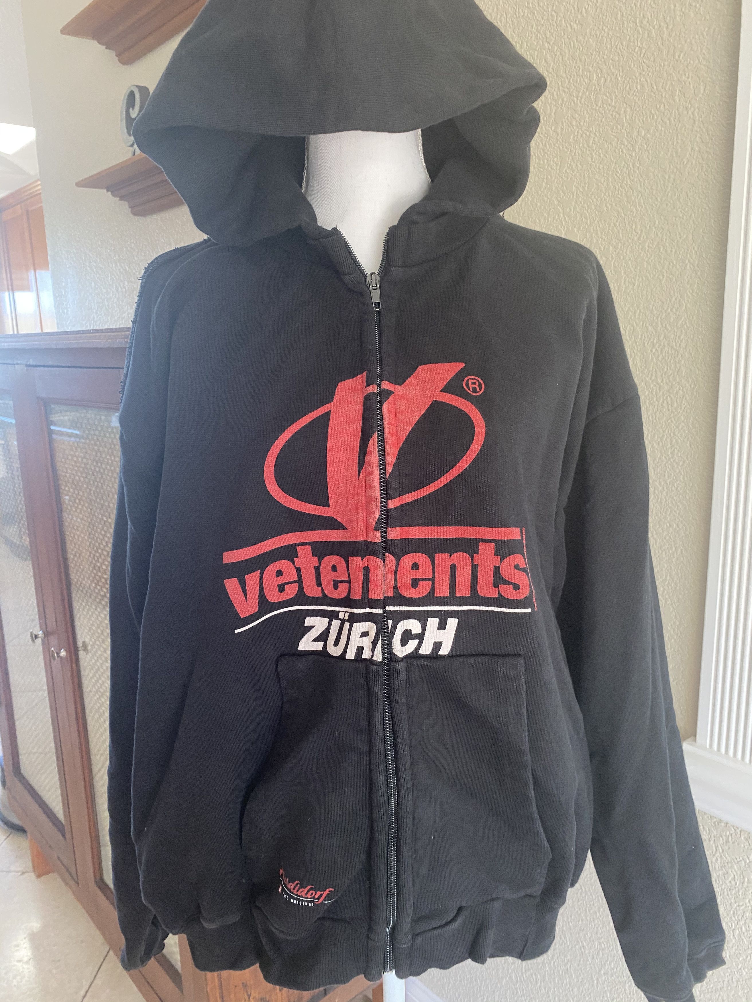 Vetements 2018 graphic zurich hoodie Size US M / EU 48-50 / 2 - 5 Thumbnail