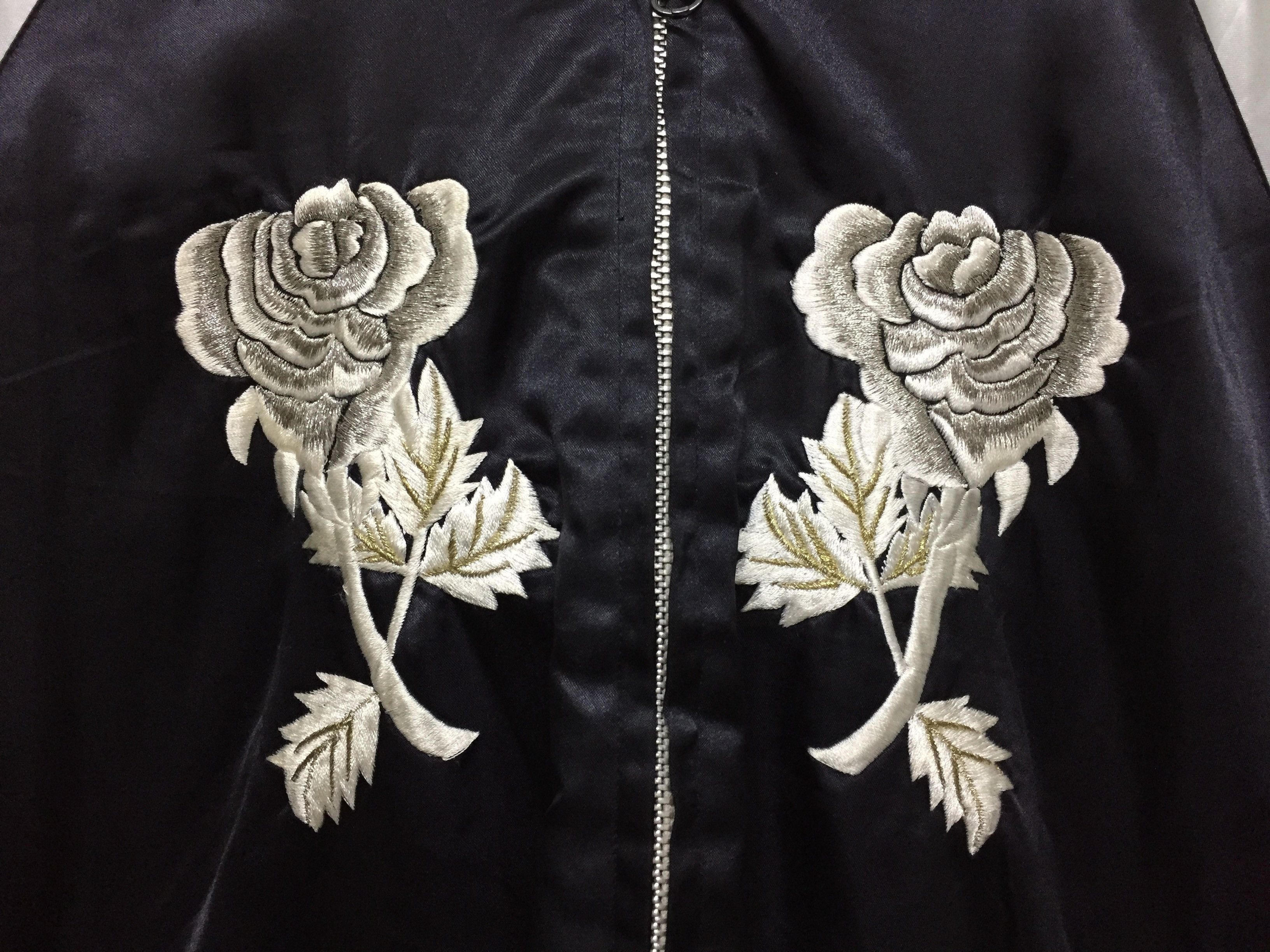 Japanese Brand × Vintage Vtg Silver Black Rose Embroidered Sukajan Size US L / EU 52-54 / 3 - 12 Thumbnail