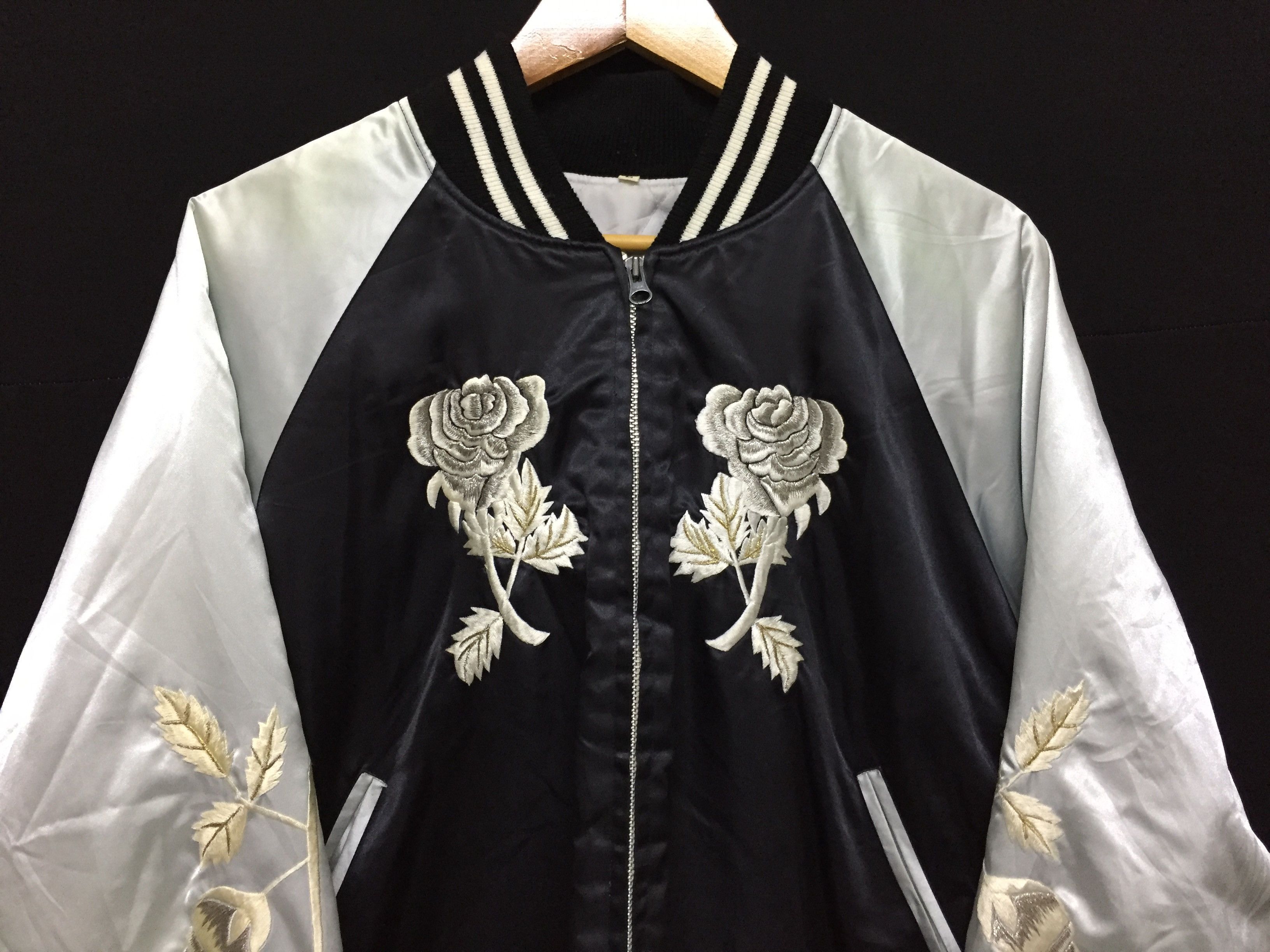 Japanese Brand × Vintage Vtg Silver Black Rose Embroidered Sukajan Size US L / EU 52-54 / 3 - 10 Thumbnail