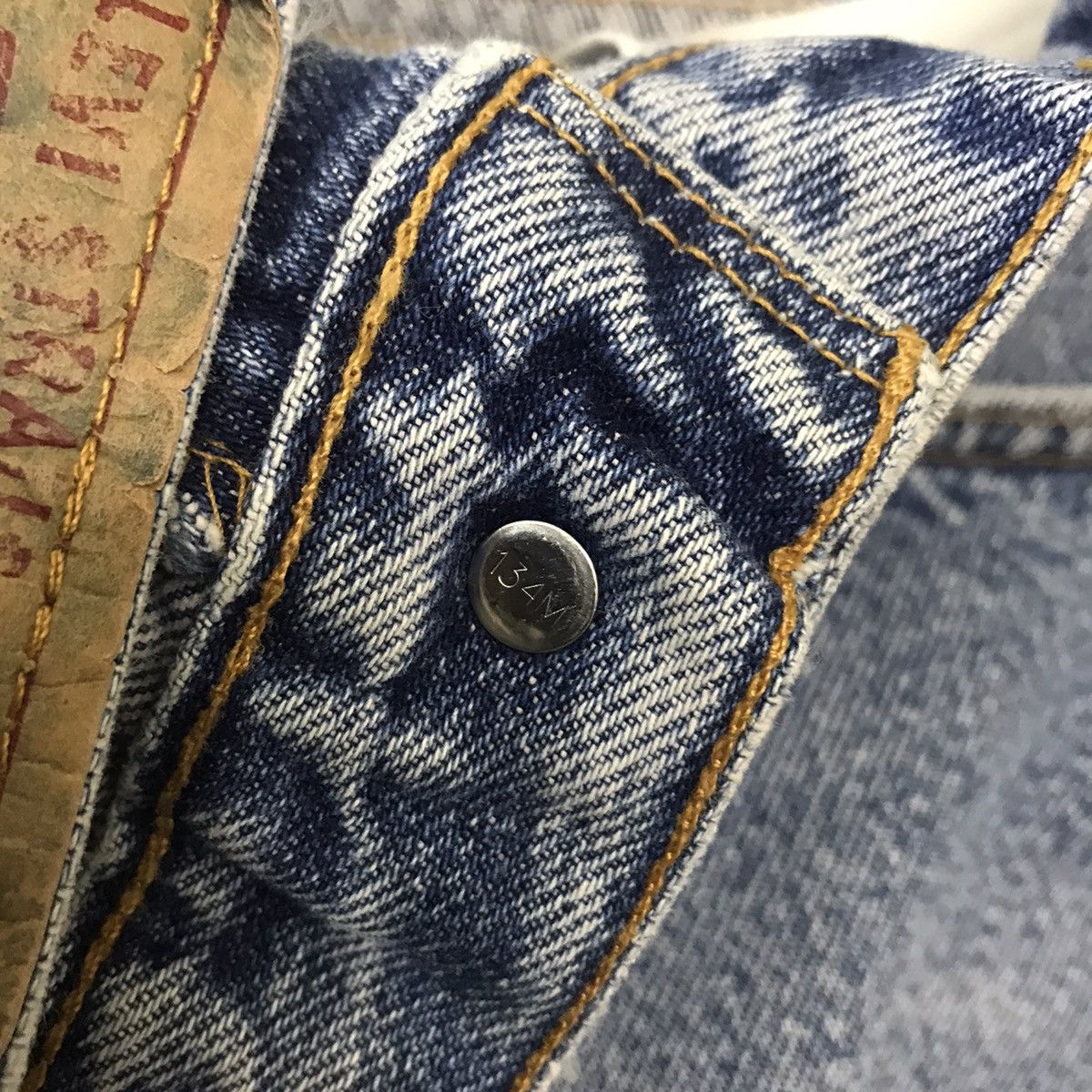 Levi's Vintage 90s Levis 550 Baggy Jeans Nice Faded Size US 33 - 19 Thumbnail