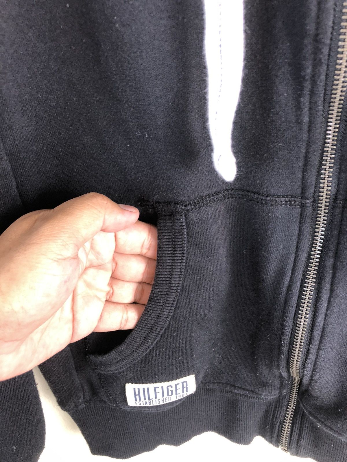 Designer × Tommy Hilfiger Vintage Tommy Hilfiger Zipper Hoodie Size US S / EU 44-46 / 1 - 5 Thumbnail
