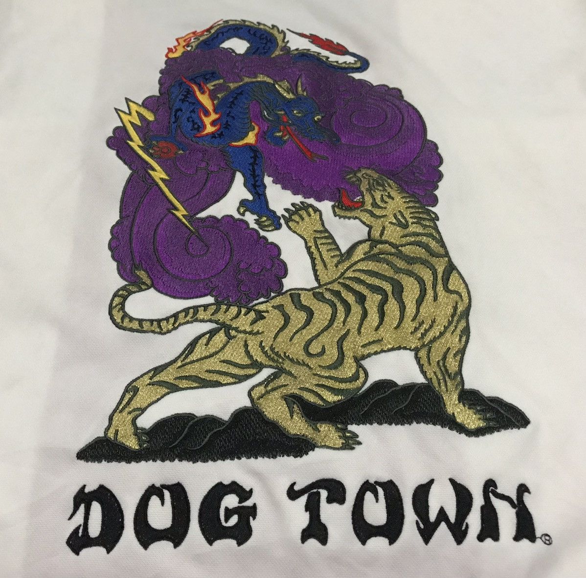 Dogtown × Vintage Vintage Dogtown “Dragon & Tiger” Embroidery Logo Jersey Tees Size US XXL / EU 58 / 5 - 2 Thumbnail