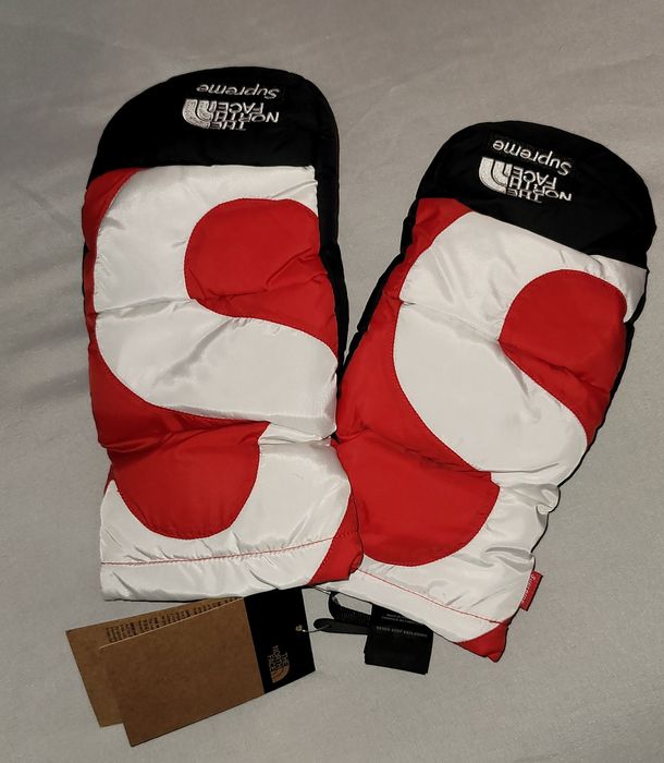 Supreme SUPREME & THE NORTH FACE S LOGO NUPTSE MITTS | Grailed