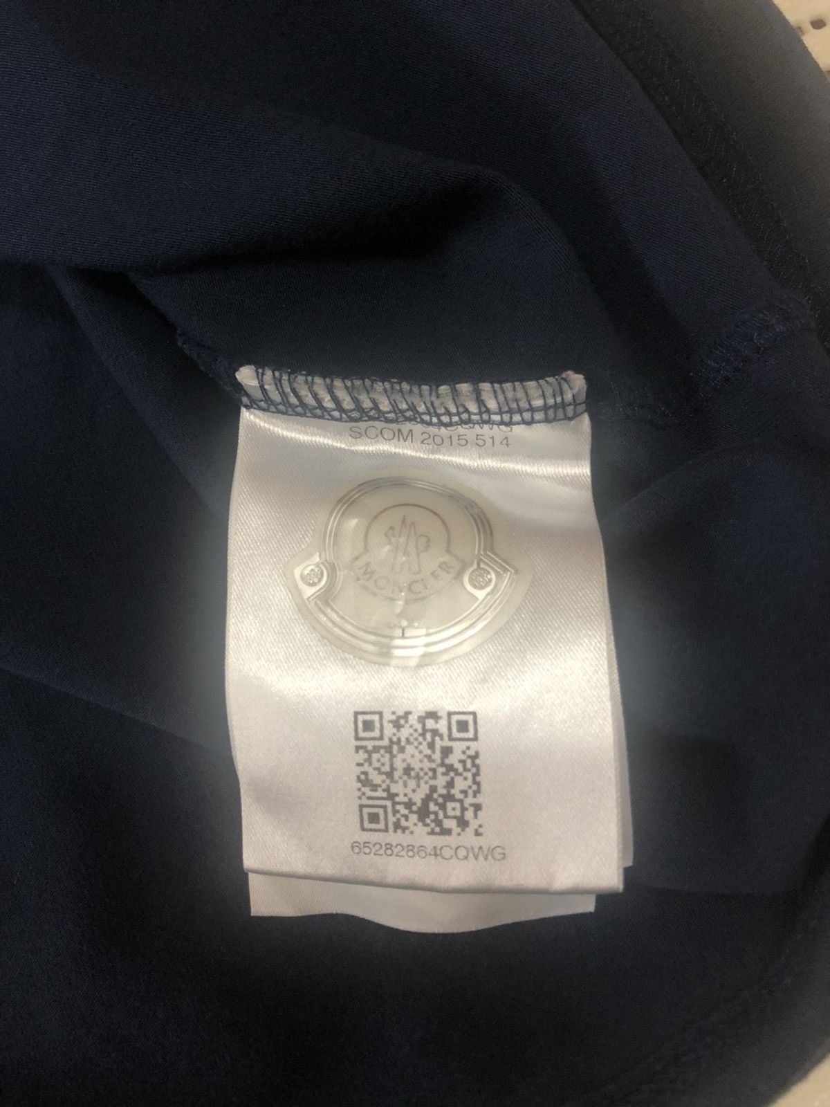 Moncler Moncler Vee Neck Navy Blue T-Shirt Slim Fit Size US M / EU 48-50 / 2 - 8 Thumbnail