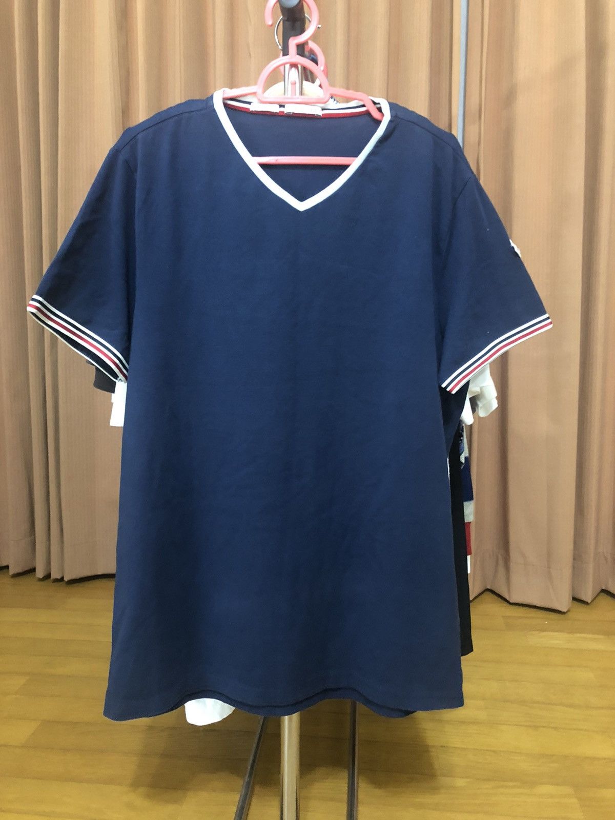 Moncler Moncler Vee Neck Navy Blue T-Shirt Slim Fit Size US M / EU 48-50 / 2 - 2 Thumbnail