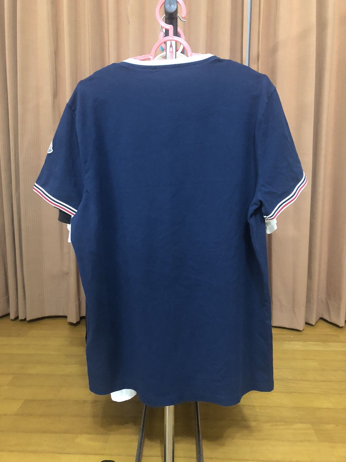 Moncler Moncler Vee Neck Navy Blue T-Shirt Slim Fit Size US M / EU 48-50 / 2 - 3 Thumbnail