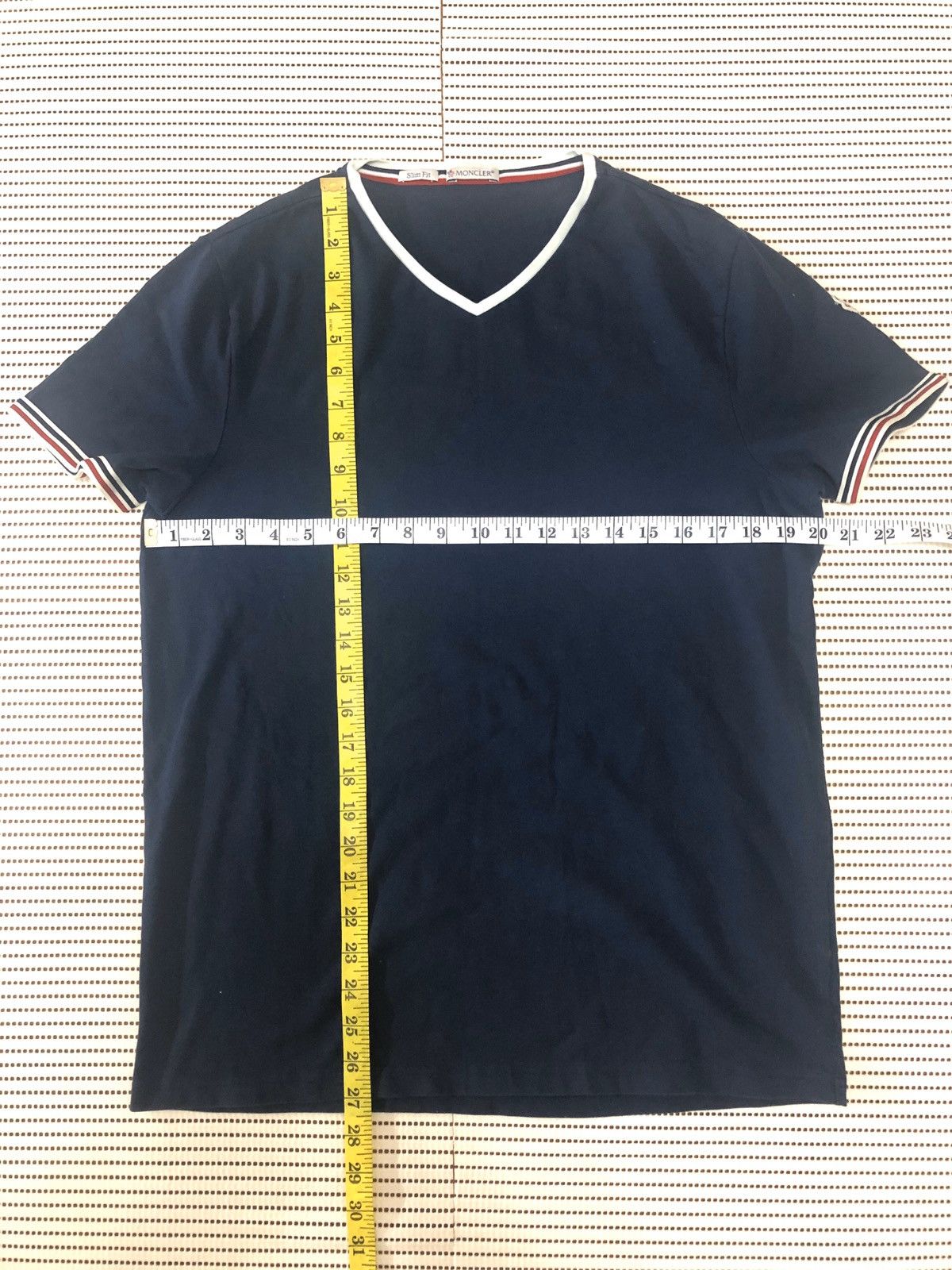 Moncler Moncler Vee Neck Navy Blue T-Shirt Slim Fit Size US M / EU 48-50 / 2 - 4 Thumbnail