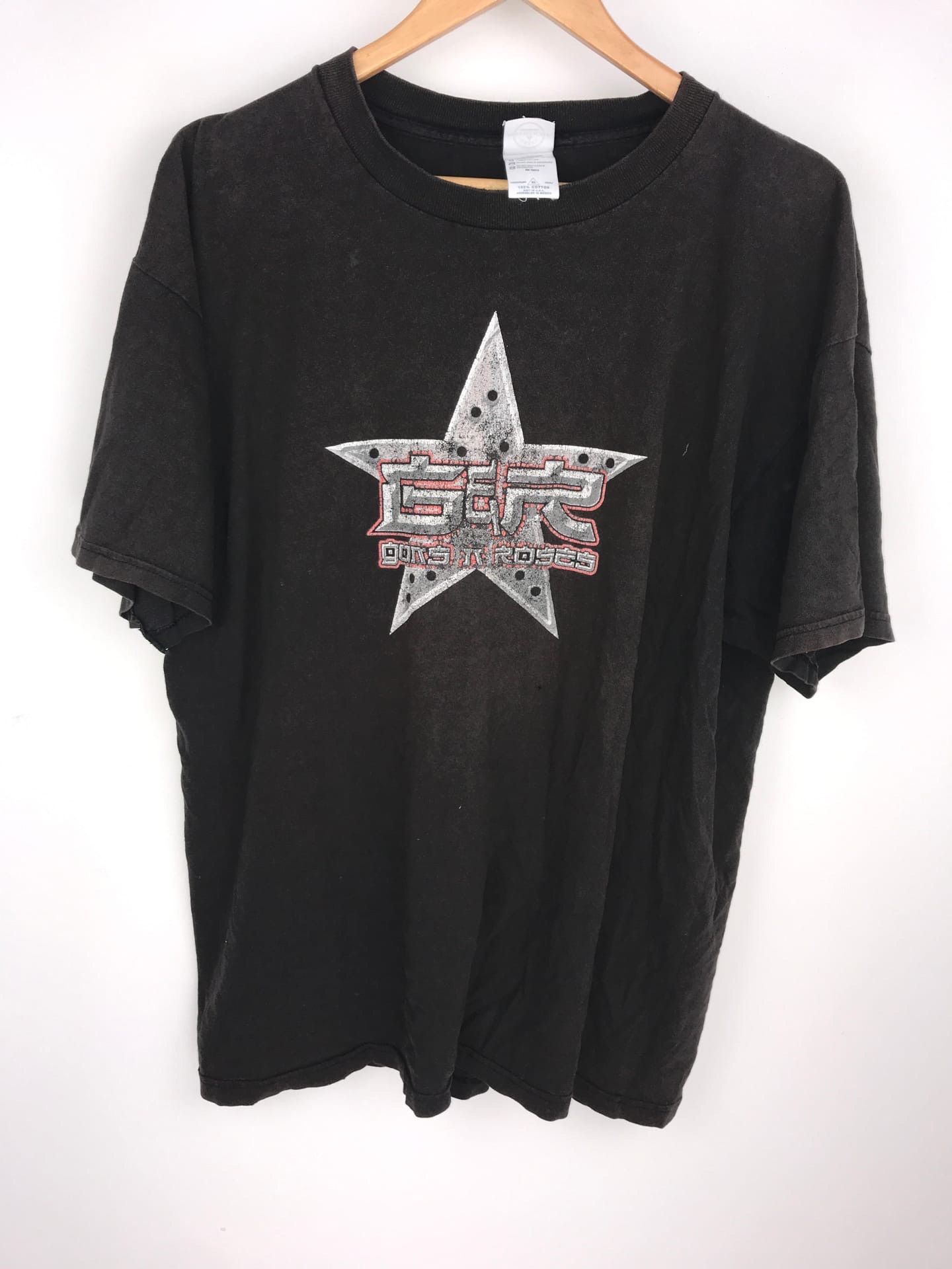 Band Tees 2002 Vintage Guns N Roses T Shirt Chinese Democracy Tour Size US XL / EU 56 / 4 - 1 Thumbnail