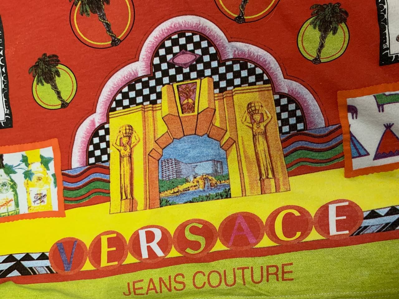 Versace Vintage Versace Florida Beach Pop Art Tshirt Size US L / EU 52-54 / 3 - 3 Thumbnail