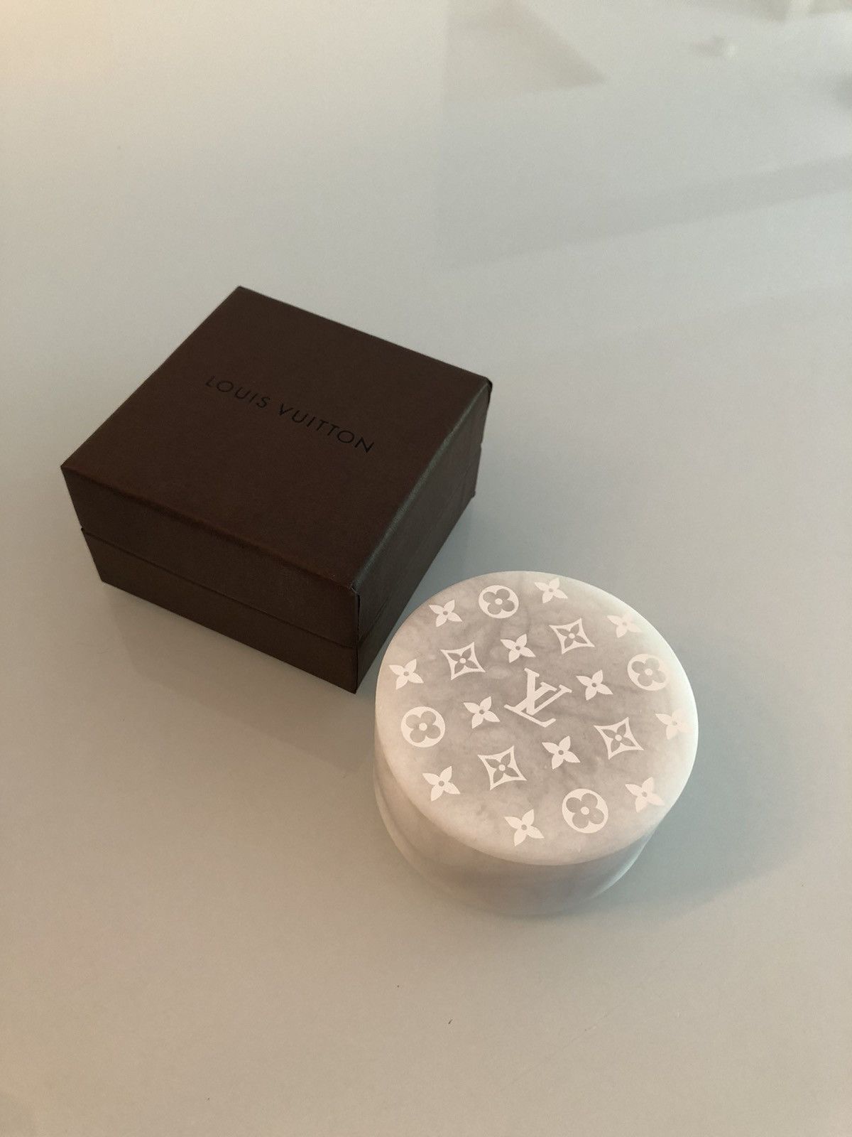 Louis Vuitton Louis Vuitton Alabaster Monogram Stone Case Size ONE SIZE - 2 Thumbnail