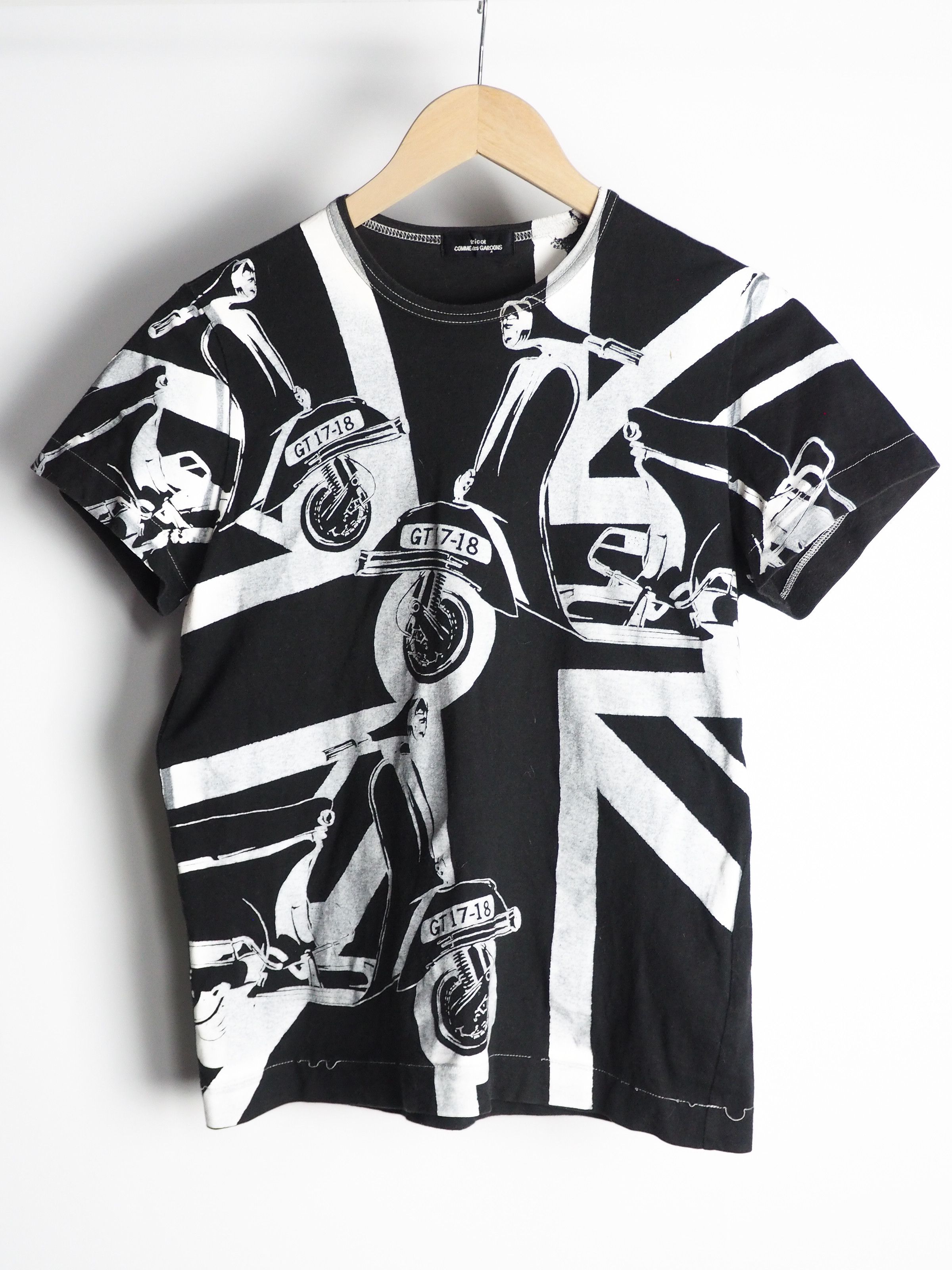 COMME des GARCONSデザインT COMME DES GARCONS PLAY CDG Play T-shirt AX-T108-051