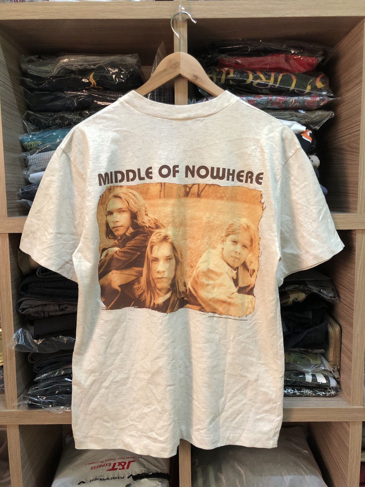 Band Tees × Vintage Vintage Hanson Middle Of Nowhere Tshirts Size US S / EU 44-46 / 1 - 2 Thumbnail