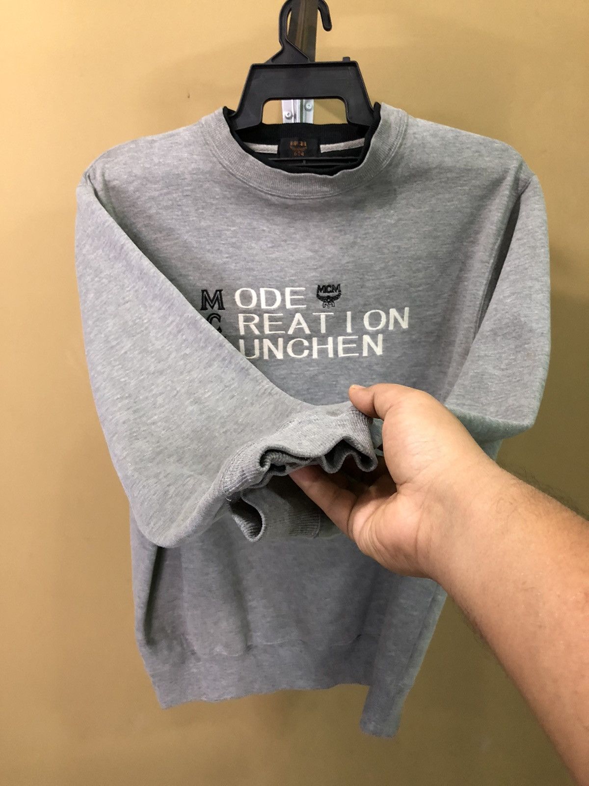 MCM × Vintage Vintage MCM Big Logo Embroidered Crewneck Sweatshirt Size US L / EU 52-54 / 3 - 4 Thumbnail