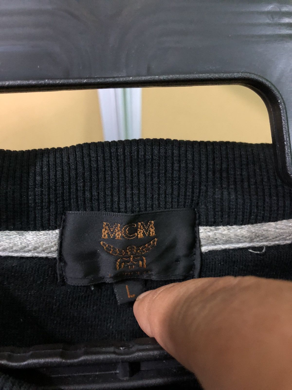 MCM × Vintage Vintage MCM Big Logo Embroidered Crewneck Sweatshirt Size US L / EU 52-54 / 3 - 3 Thumbnail