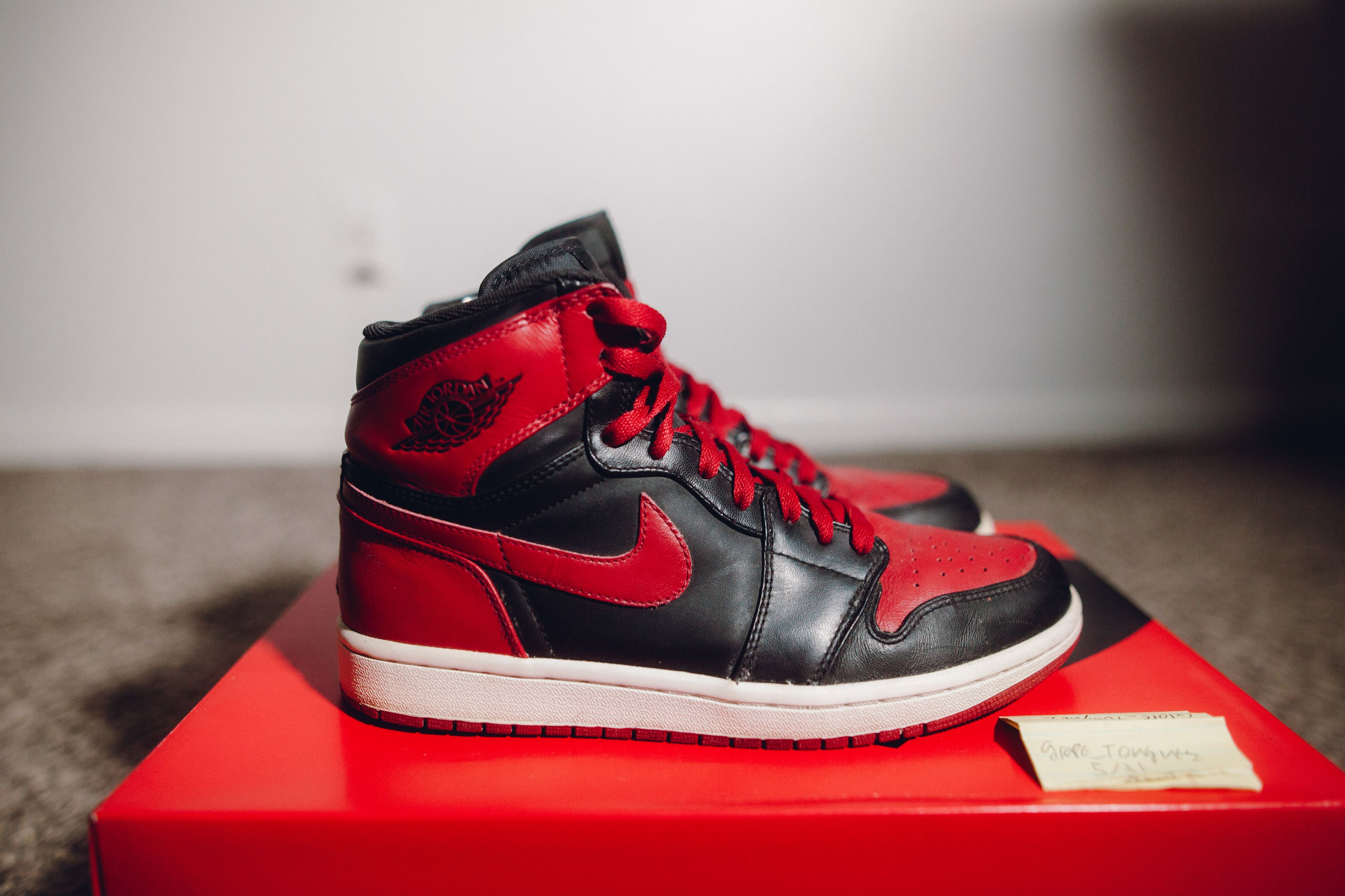 Jordan Brand Air Jordan 1 bred 2009 dmp bulls 7.5 332550-101 Size US 7.5 / EU 40-41 - 1 Thumbnail