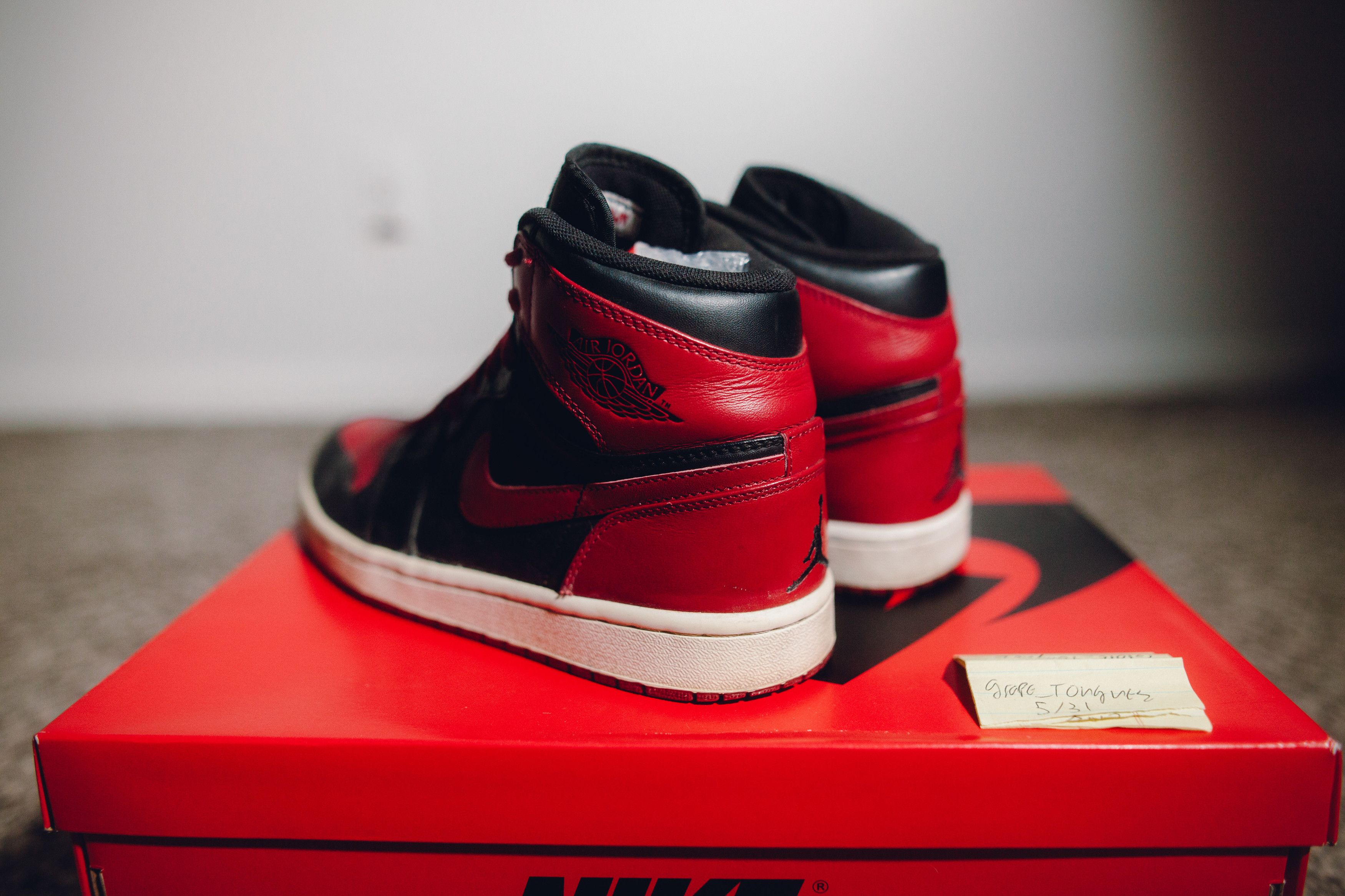 Jordan Brand Air Jordan 1 bred 2009 dmp bulls 7.5 332550-101 Size US 7.5 / EU 40-41 - 4 Thumbnail