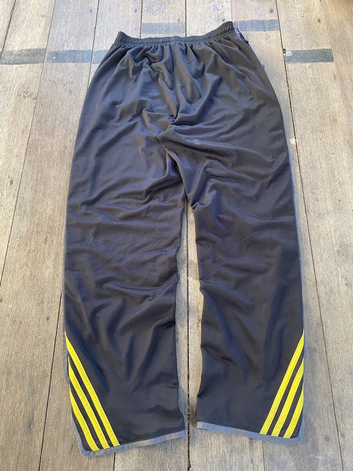 VINTAGE 90'/00's ADIDAS SIDE BUTTON TRACKPANTS