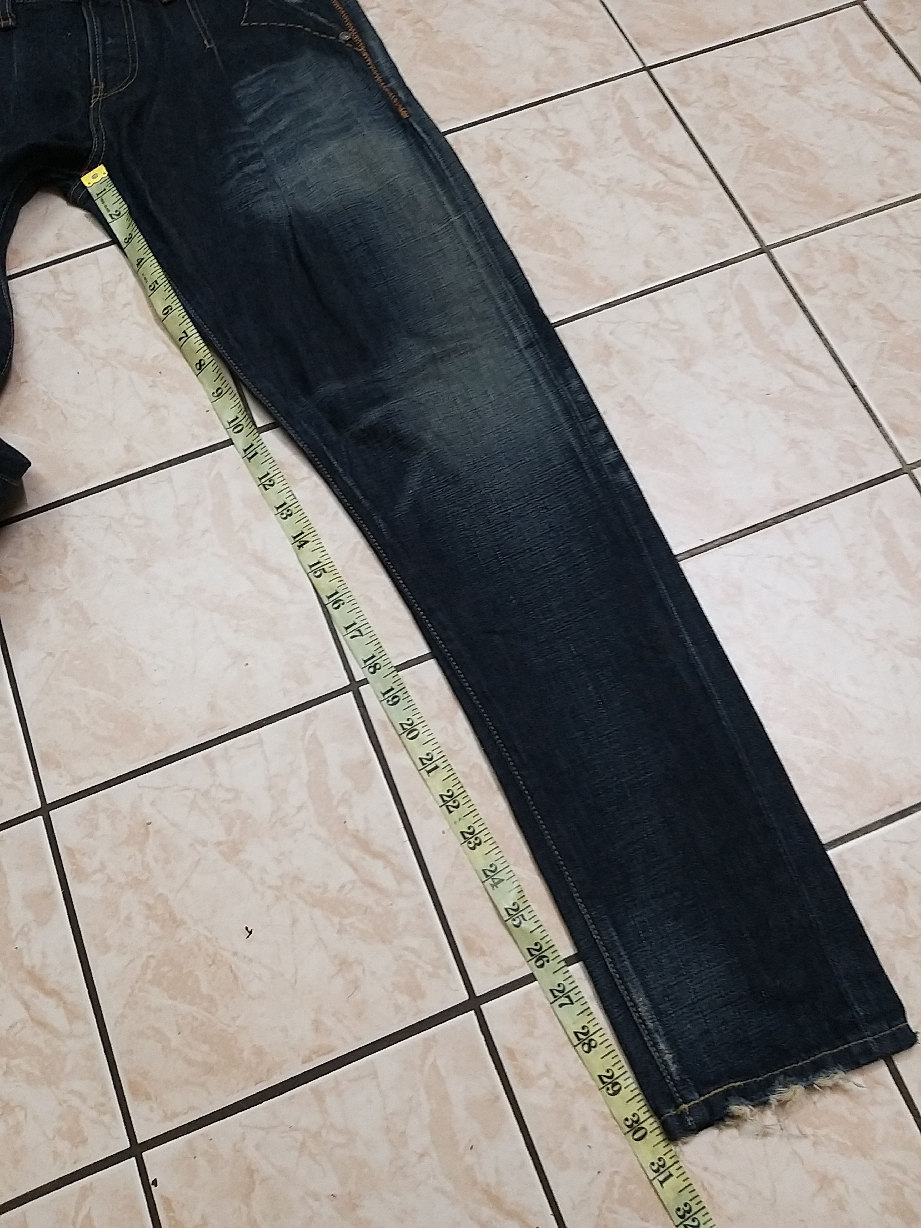 Levi's LEVI'S LADIES LOT 720-03 DISTRESSED JEANS Size US 30 / EU 46 - 12 Thumbnail