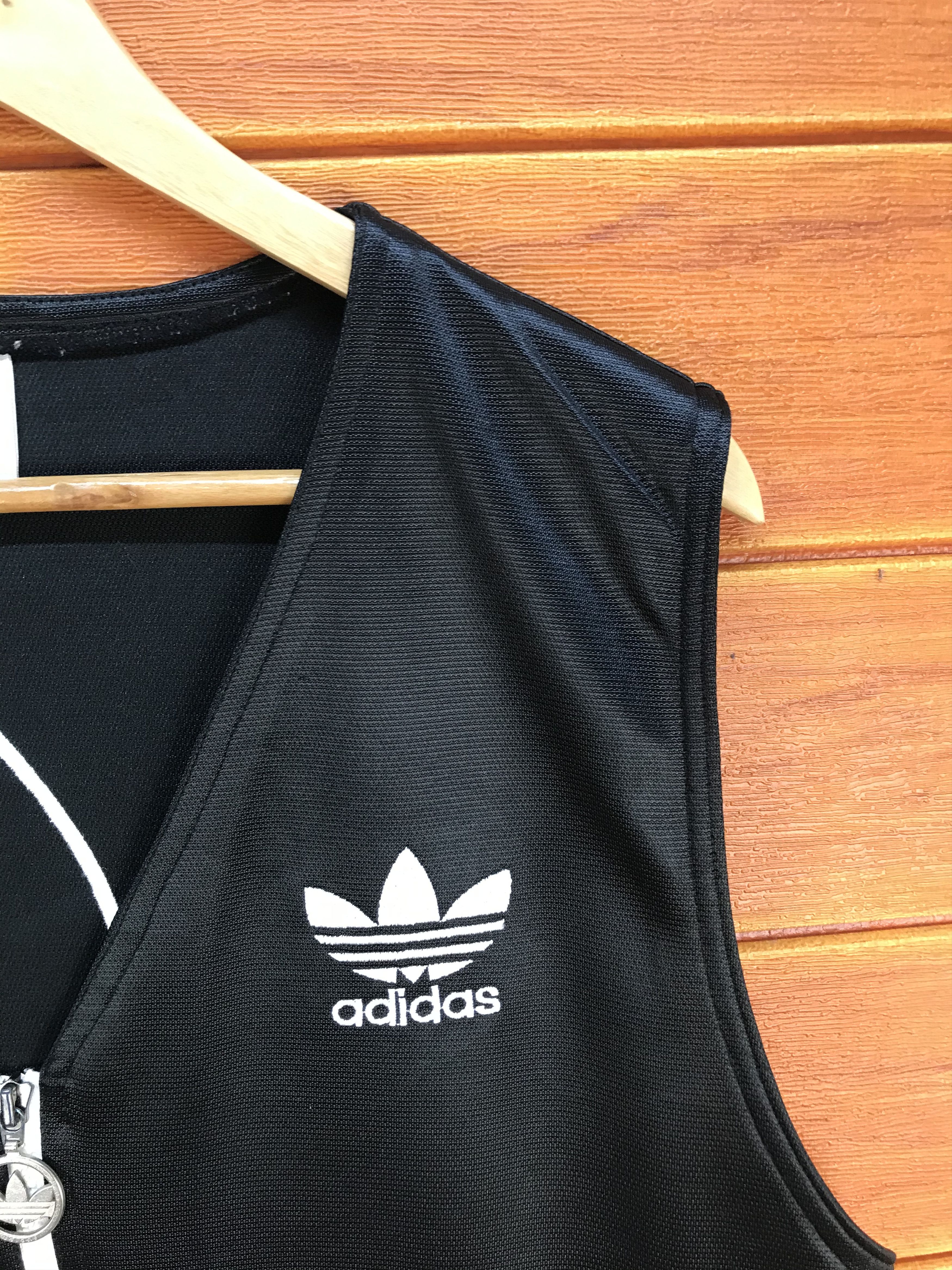 Adidas Vintage ADIDAS X DESCENTE Trefoil Embroidered Vest Size US M / EU 48-50 / 2 - 6 Thumbnail
