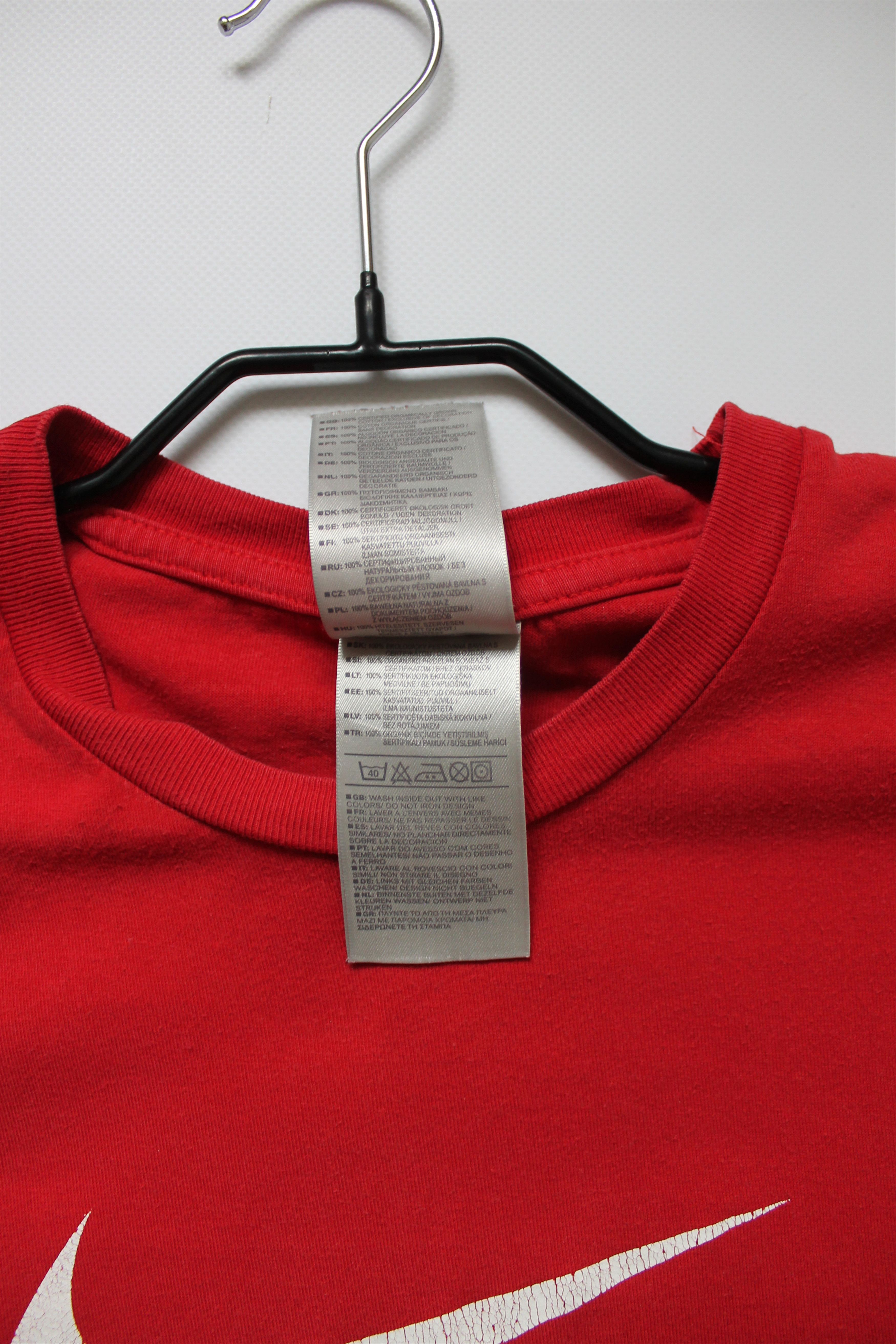 Nike Vintage NIKE Big Swoosh t shirt red Size US L / EU 52-54 / 3 - 6 Thumbnail