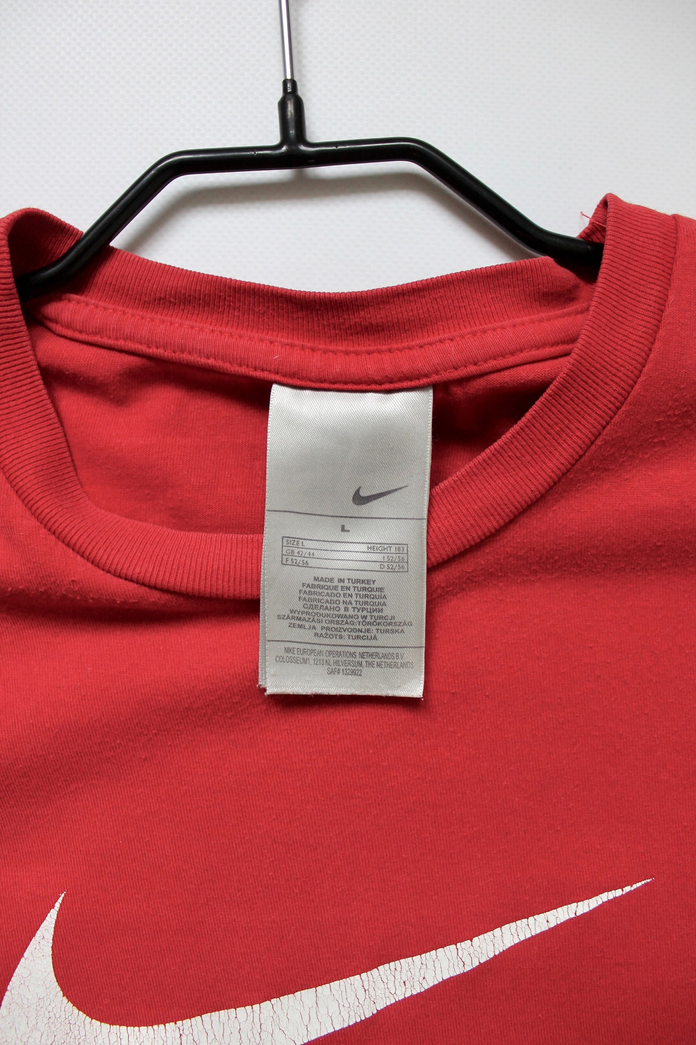 Nike Vintage NIKE Big Swoosh t shirt red Size US L / EU 52-54 / 3 - 4 Thumbnail