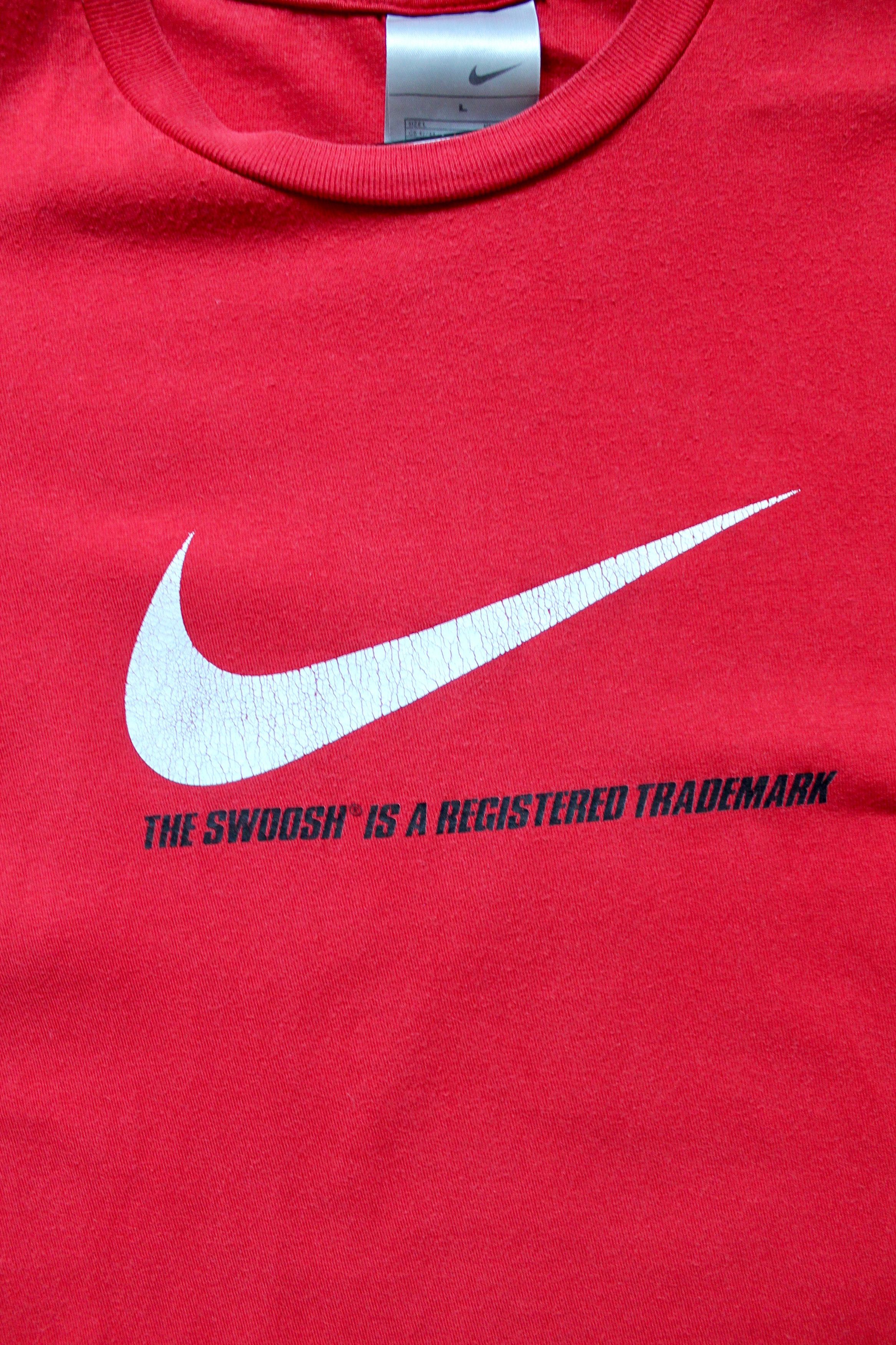 Nike Vintage NIKE Big Swoosh t shirt red Size US L / EU 52-54 / 3 - 3 Thumbnail