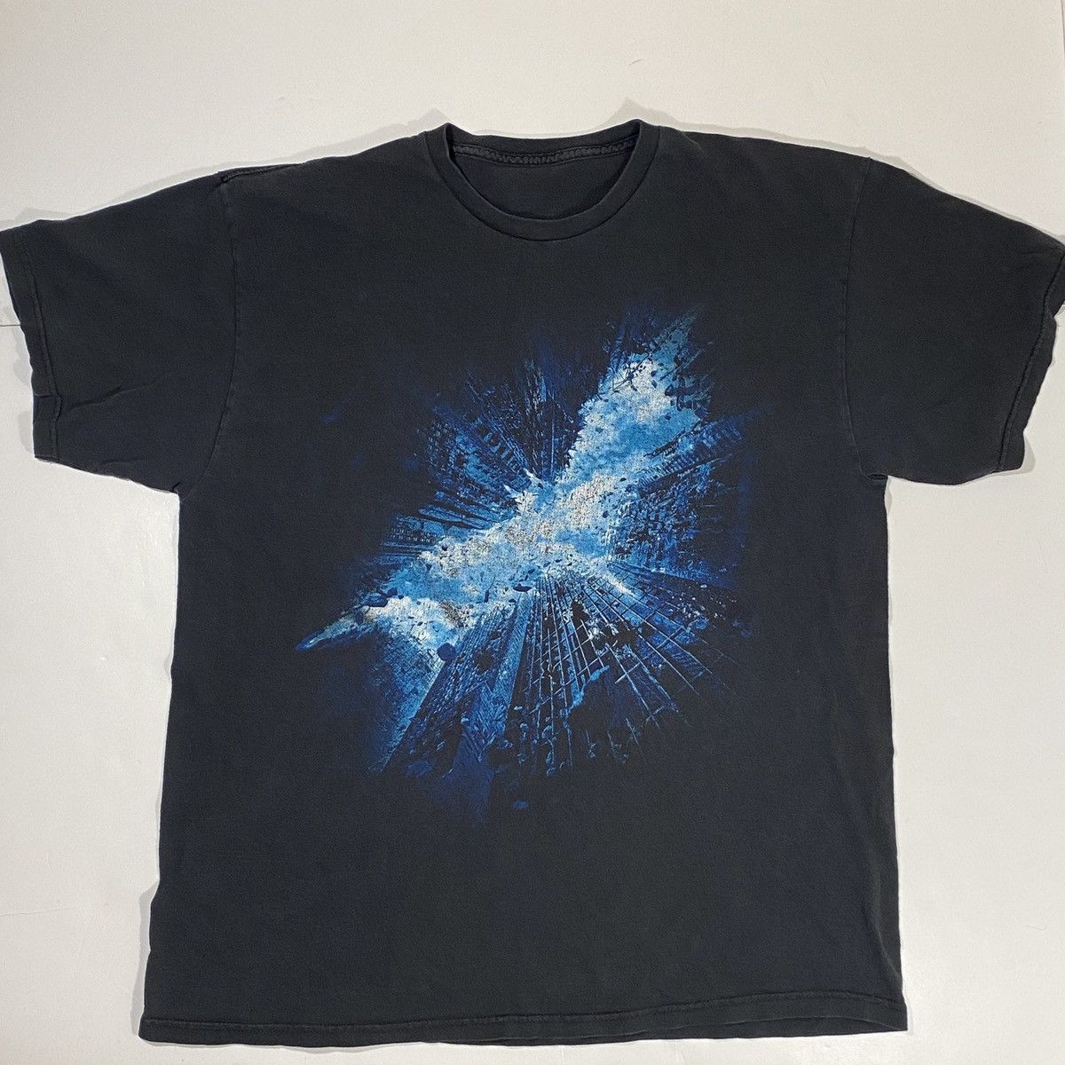 Vintage 08’ The Dark Knight Tee Size US XL / EU 56 / 4 - 1 Thumbnail