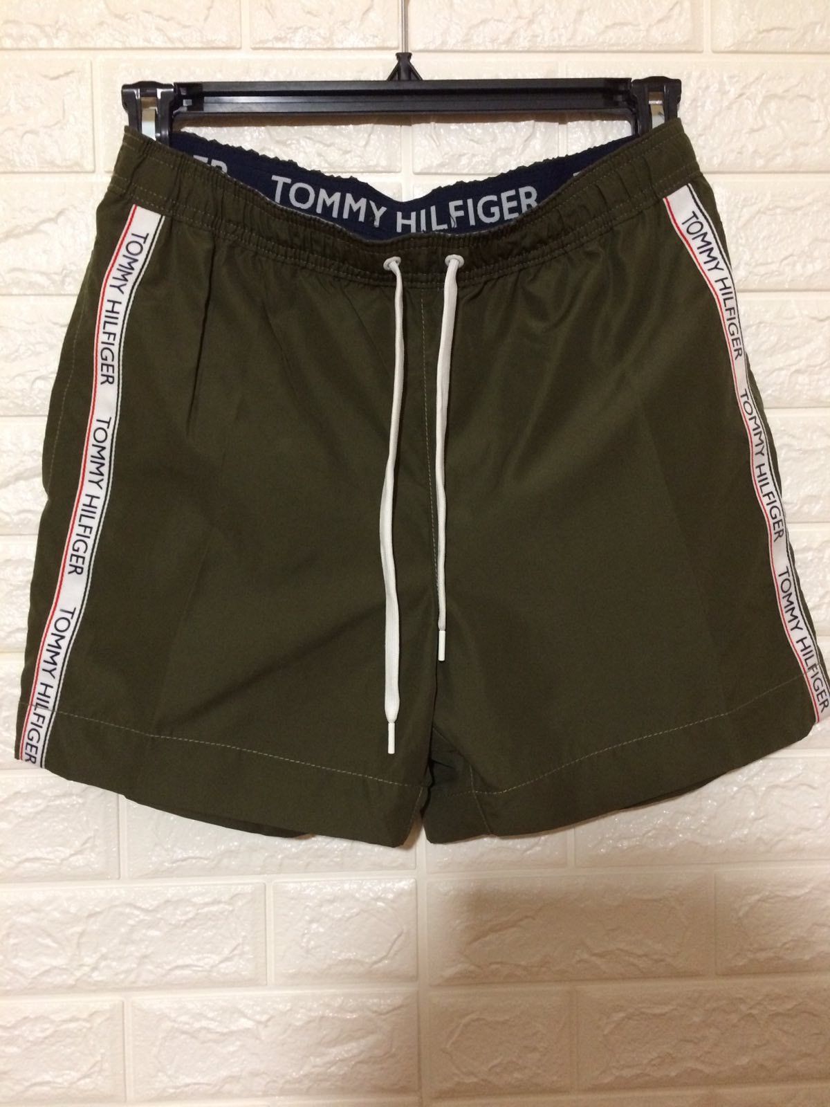 Tommy Hilfiger Tommy Hilfiger Green Shorts Size US 32 / EU 48 - 1 Thumbnail