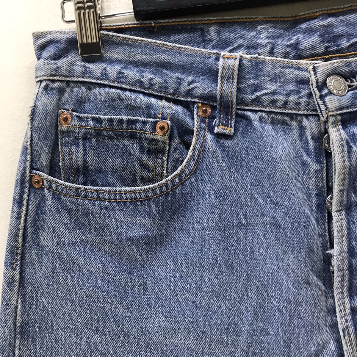 Levi's Vintage 90s Levis 501 Distressed Lightwash Made In USA Size US 32 / EU 48 - 5 Thumbnail