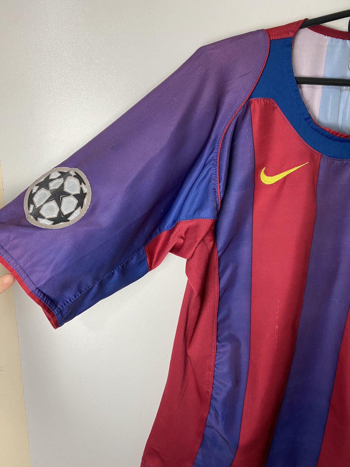 Nike Nike FC Barcelona 10 Ronaldinho t-shirts vintage size M Size US M / EU 48-50 / 2 - 6 Thumbnail