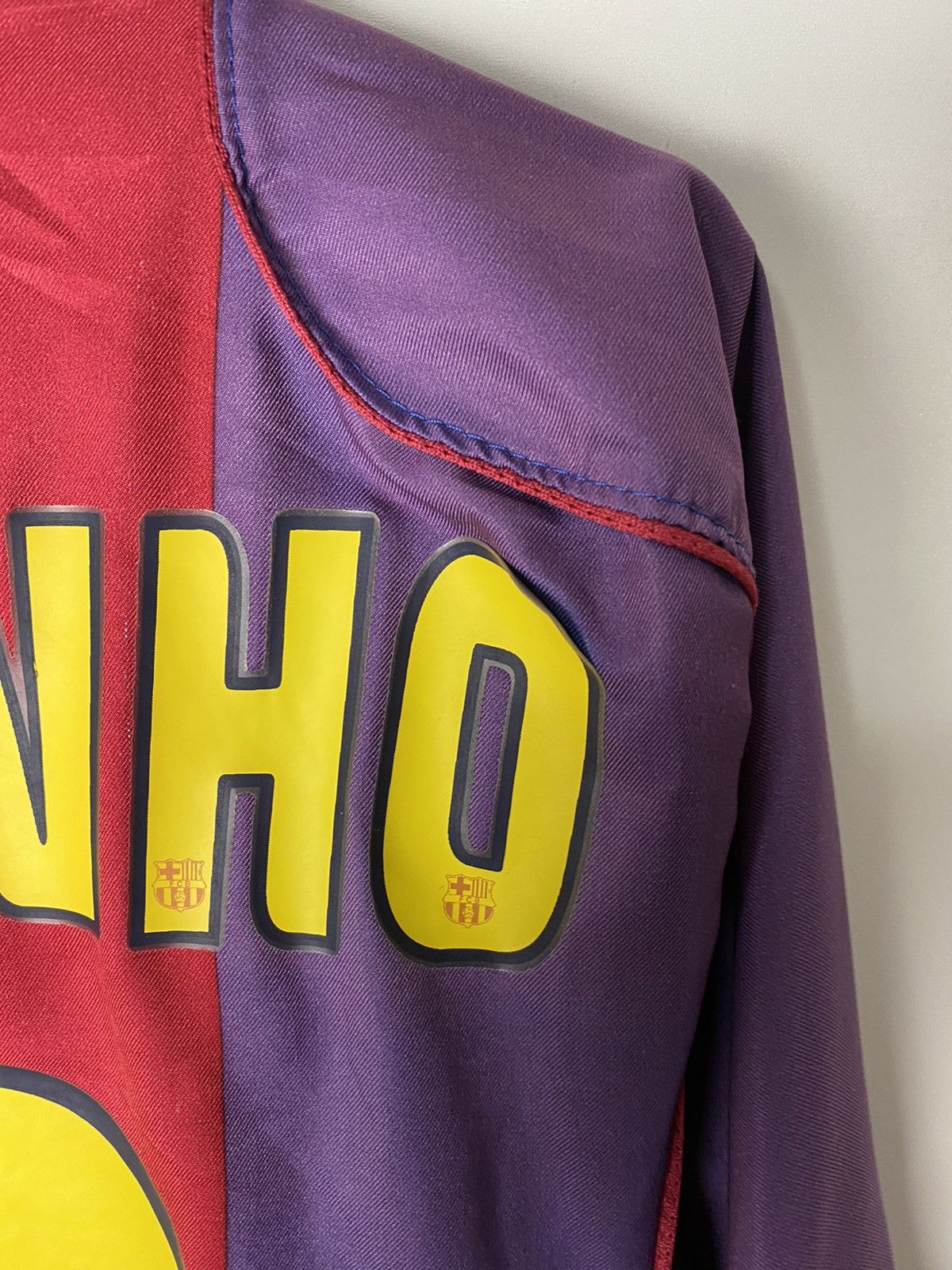 Nike Nike FC Barcelona 10 Ronaldinho t-shirts vintage size M Size US M / EU 48-50 / 2 - 17 Thumbnail