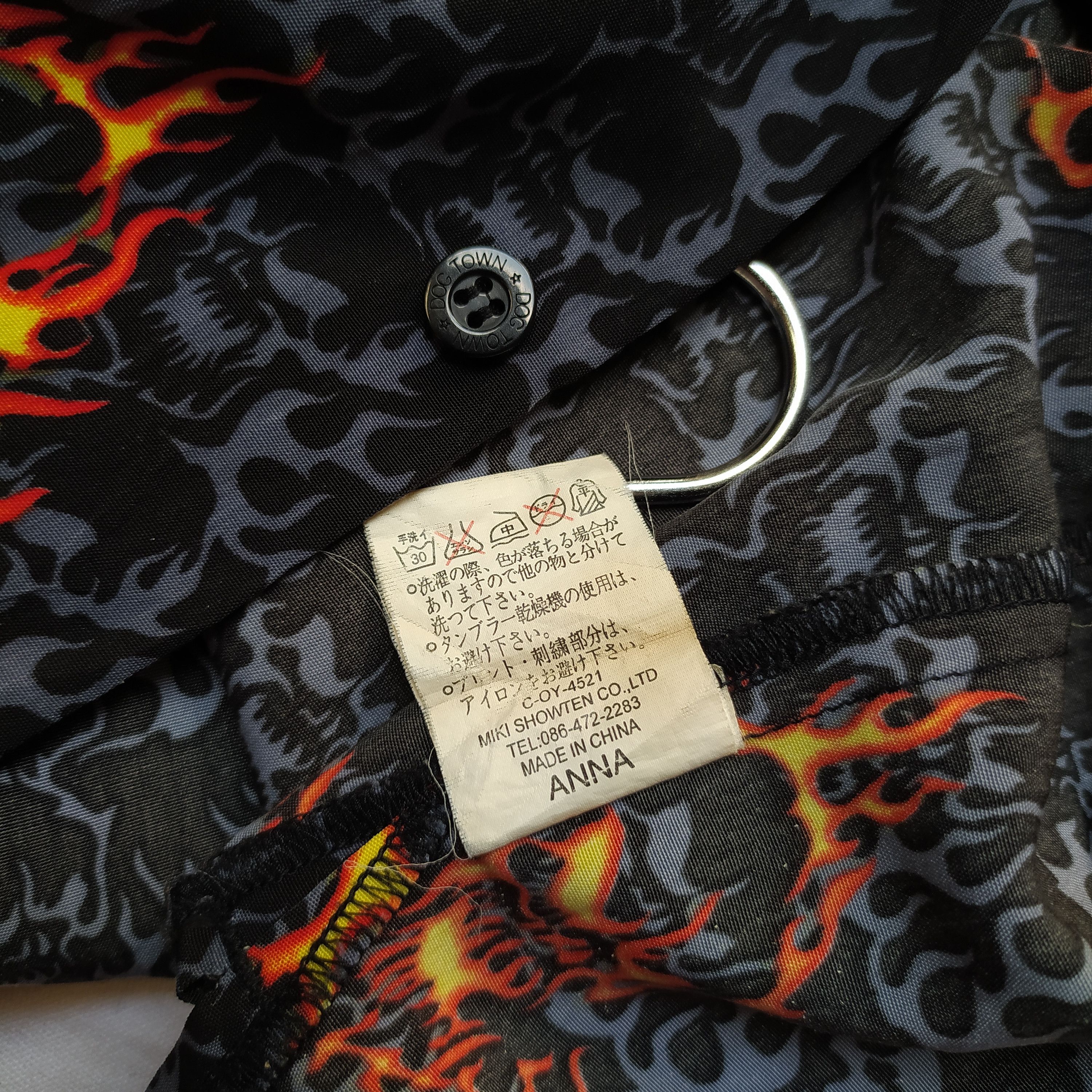 Dogtown Rare Vintage 90s dogtown Skull fire flame Hawaiian shirt Size US XL / EU 56 / 4 - 11 Thumbnail