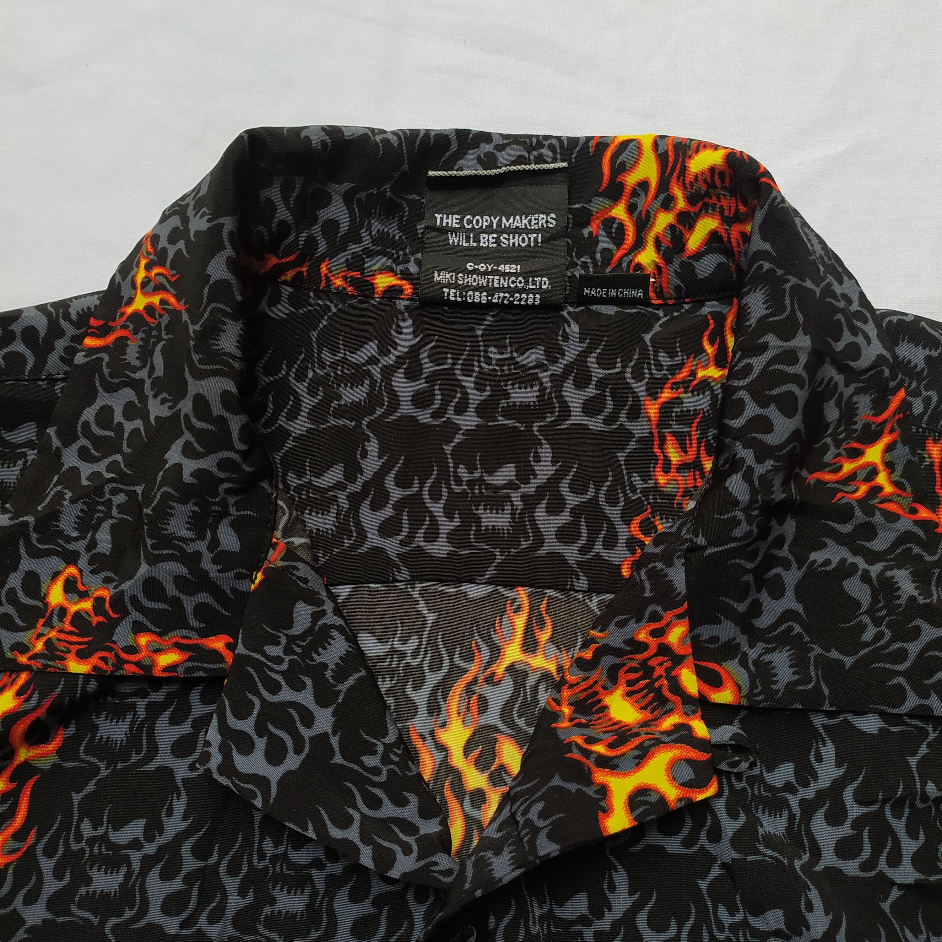 Dogtown Rare Vintage 90s dogtown Skull fire flame Hawaiian shirt Size US XL / EU 56 / 4 - 5 Thumbnail