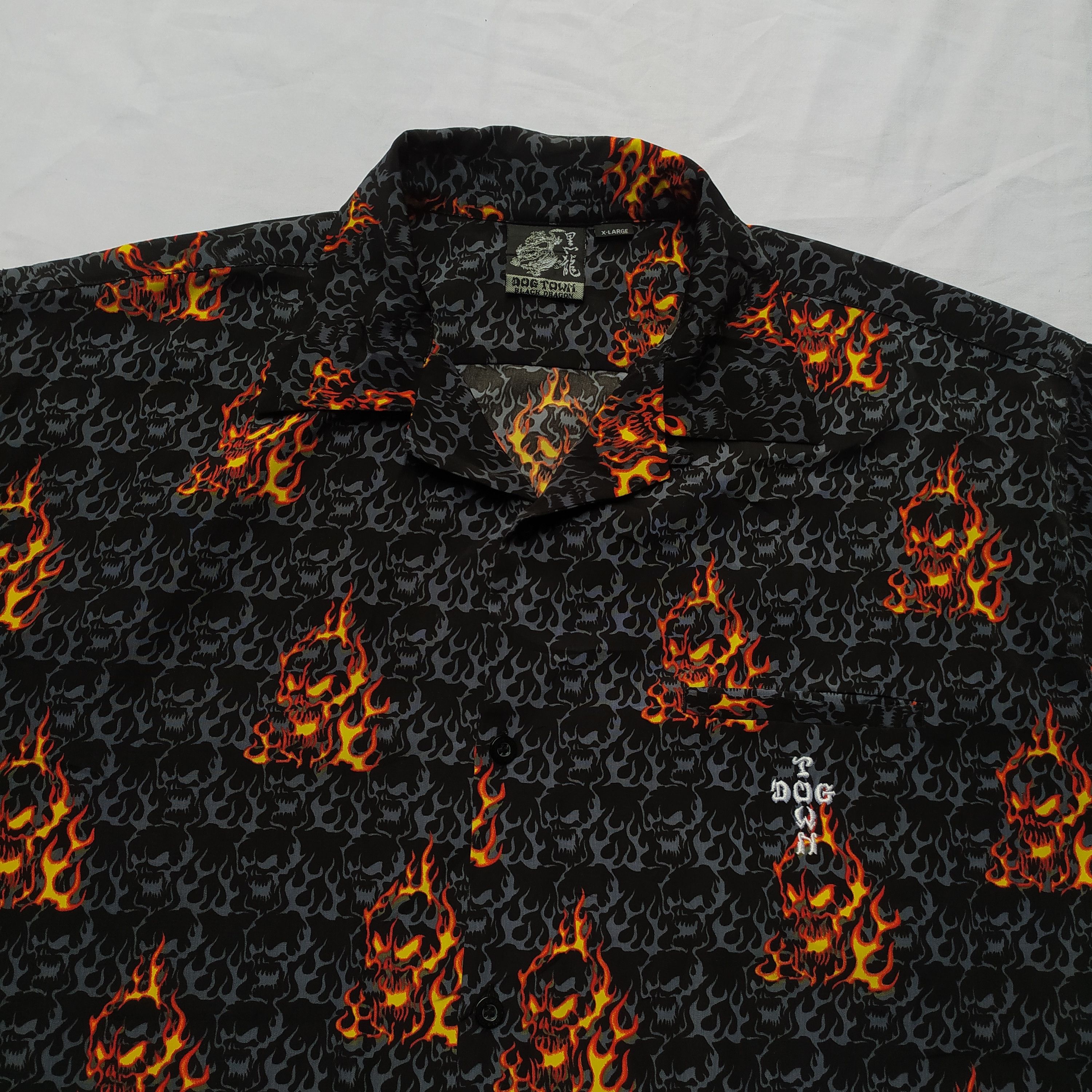 Dogtown Rare Vintage 90s dogtown Skull fire flame Hawaiian shirt Size US XL / EU 56 / 4 - 2 Thumbnail
