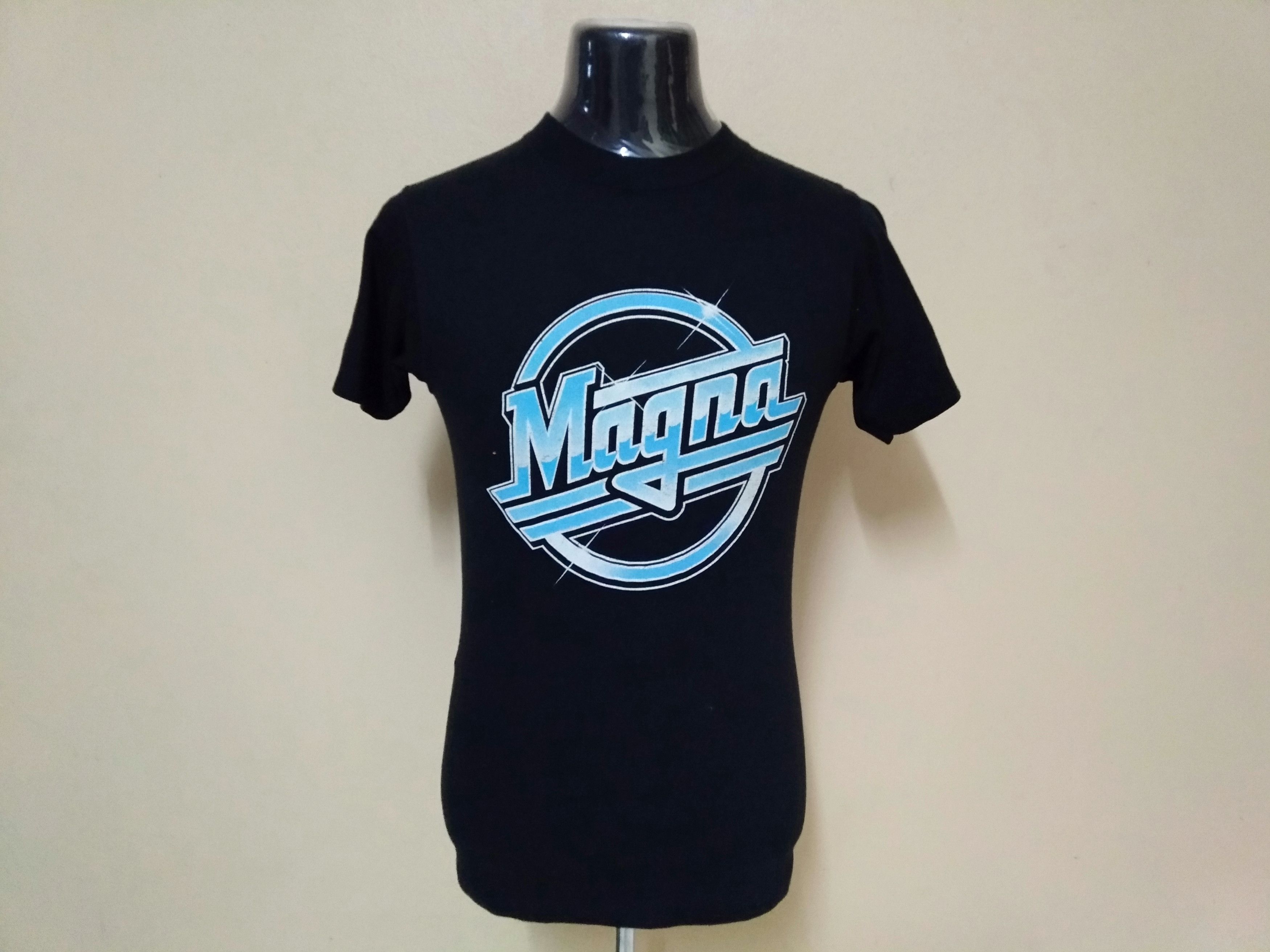 Vintage Magna brand t shirt