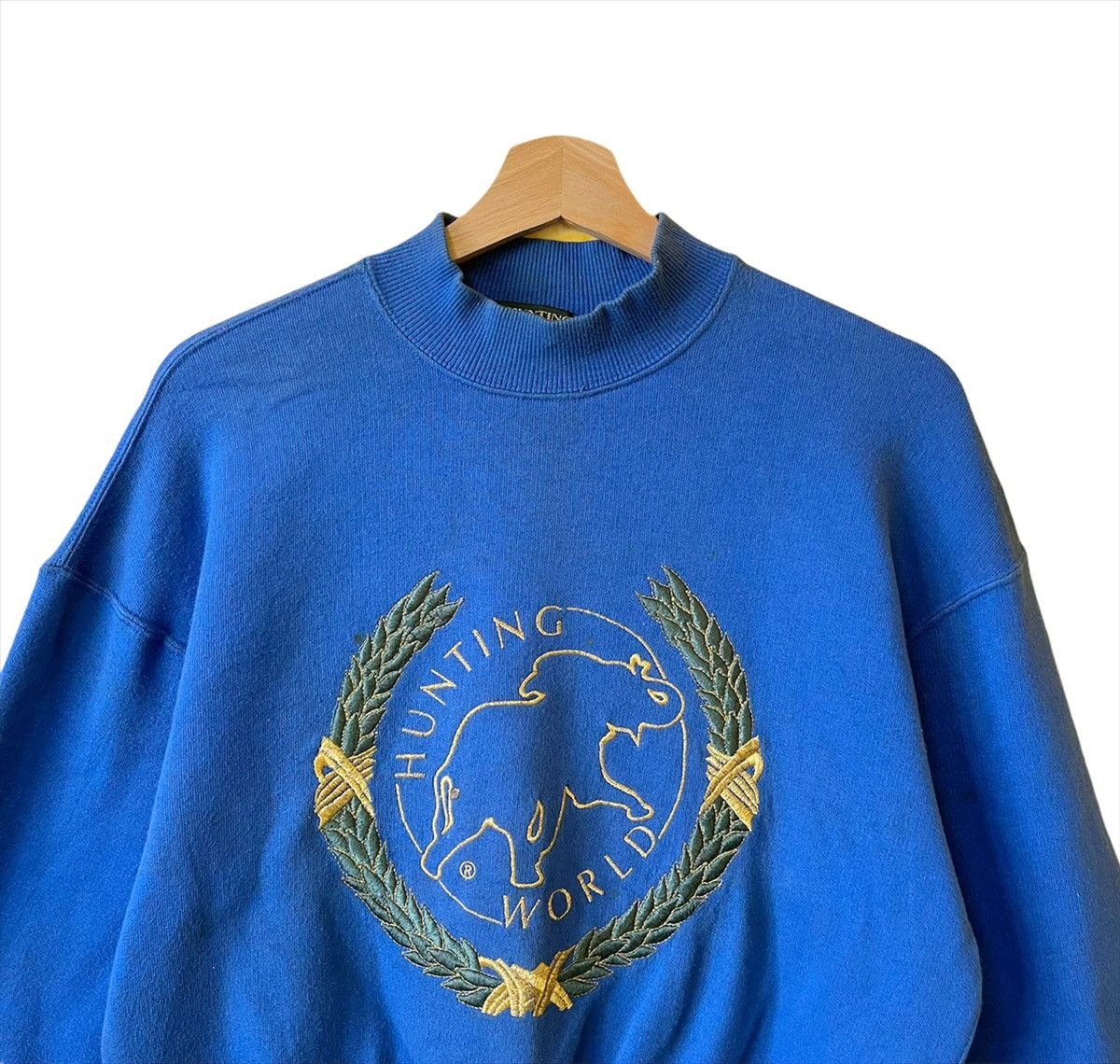 Vintage Vintage Hunting World New York Crewneck Sweatshirt Size S Size US S / EU 44-46 / 1 - 4 Thumbnail