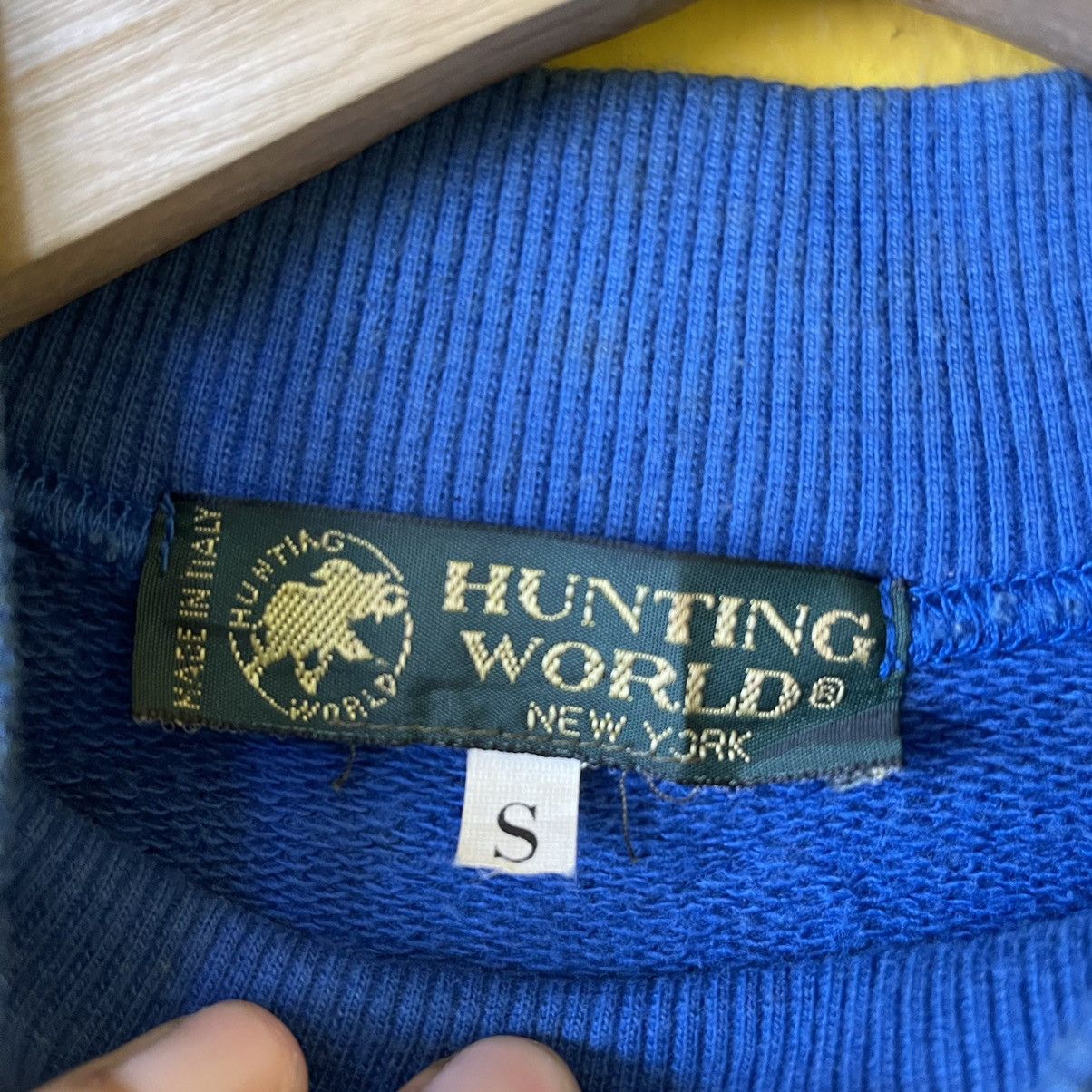 Vintage Vintage Hunting World New York Crewneck Sweatshirt Size S Size US S / EU 44-46 / 1 - 8 Thumbnail