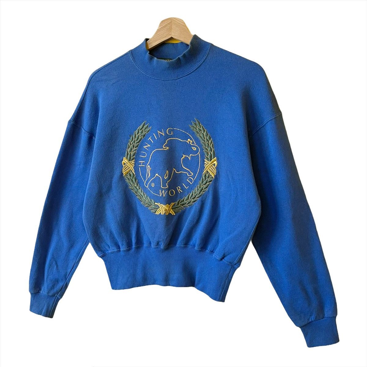 Vintage Vintage Hunting World New York Crewneck Sweatshirt Size S Size US S / EU 44-46 / 1 - 3 Thumbnail