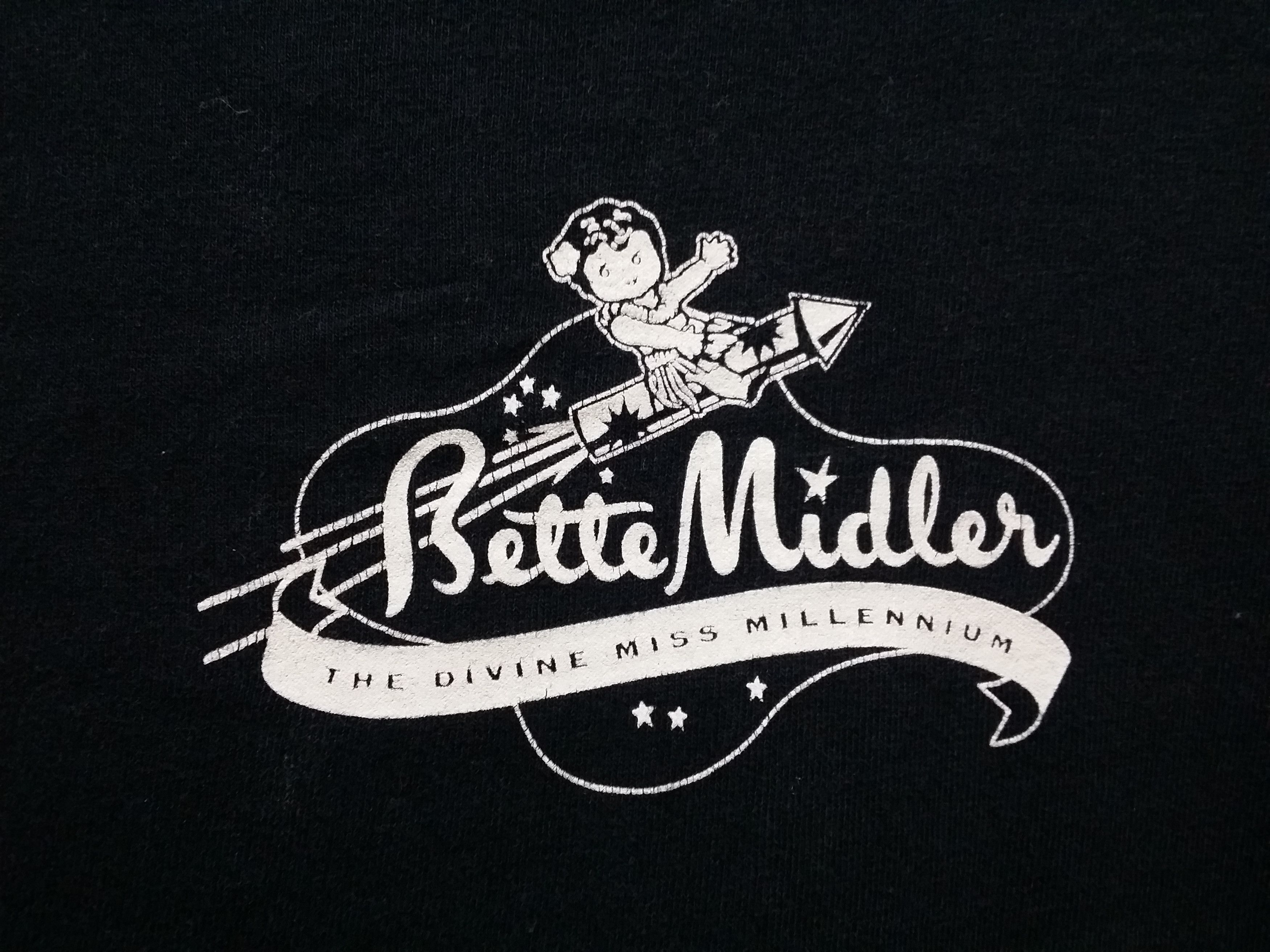 Band Tees VINTAGE 90s BETTE MIDLER THE DIVINE MISS MILLENNIUM T SHIRT Size US XL / EU 56 / 4 - 4 Thumbnail